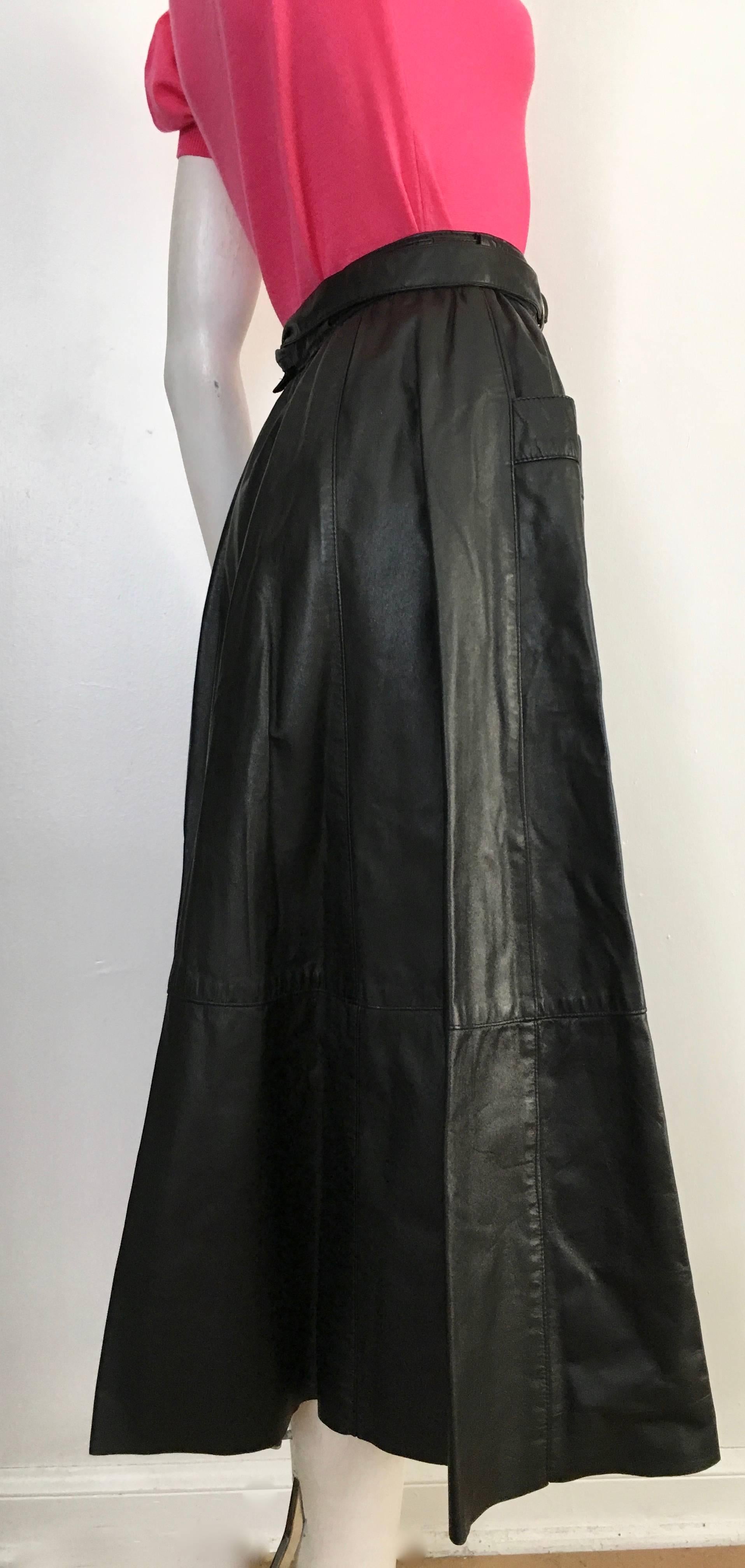 Saks Fifth Avenue 1980s Black Leather A Line Skirt with Pockets Size 4.  For Sale 4