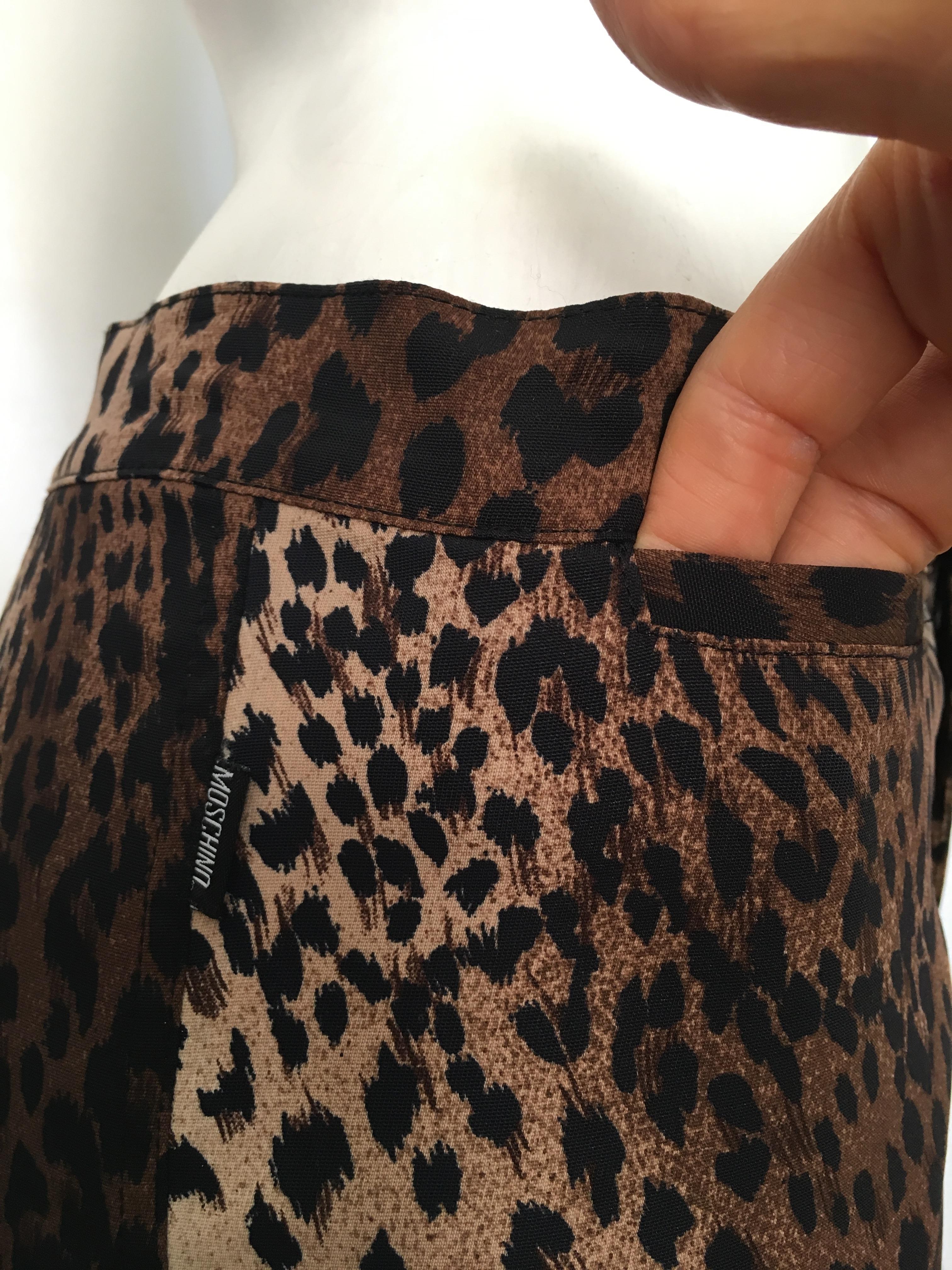 MOSCHINO Cheetah Print Capri Pants Size 8. For Sale 1