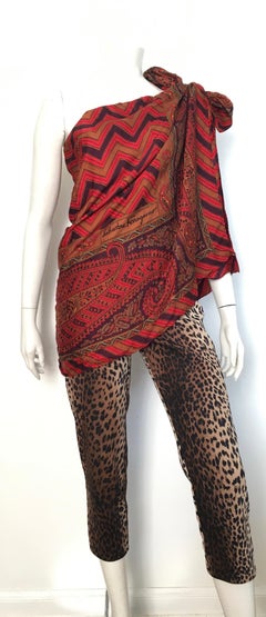 MOSCHINO Cheetah Print Capri Pants Size 8.