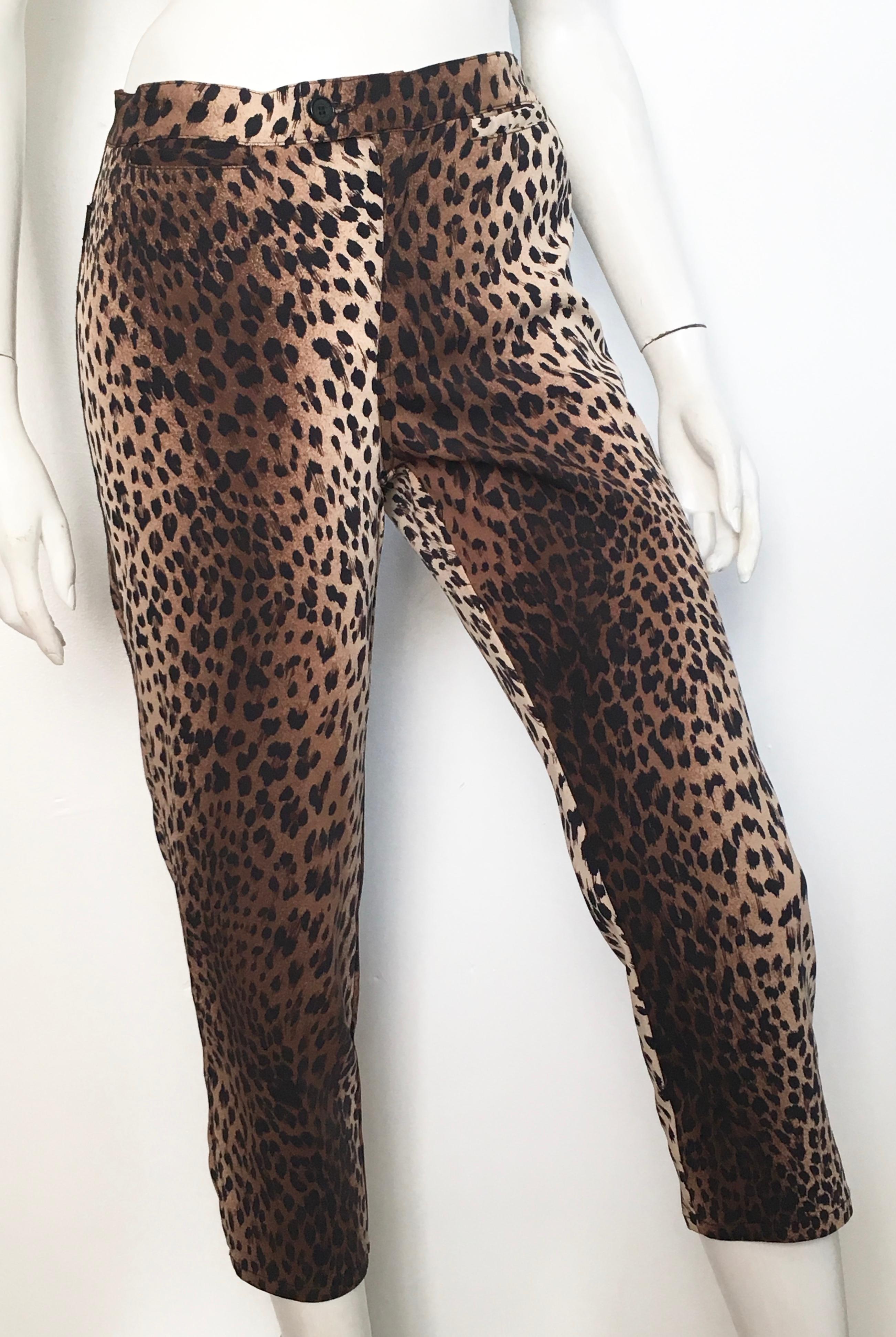 MOSCHINO Cheetah Print Capri Pants Size 8. For Sale 8