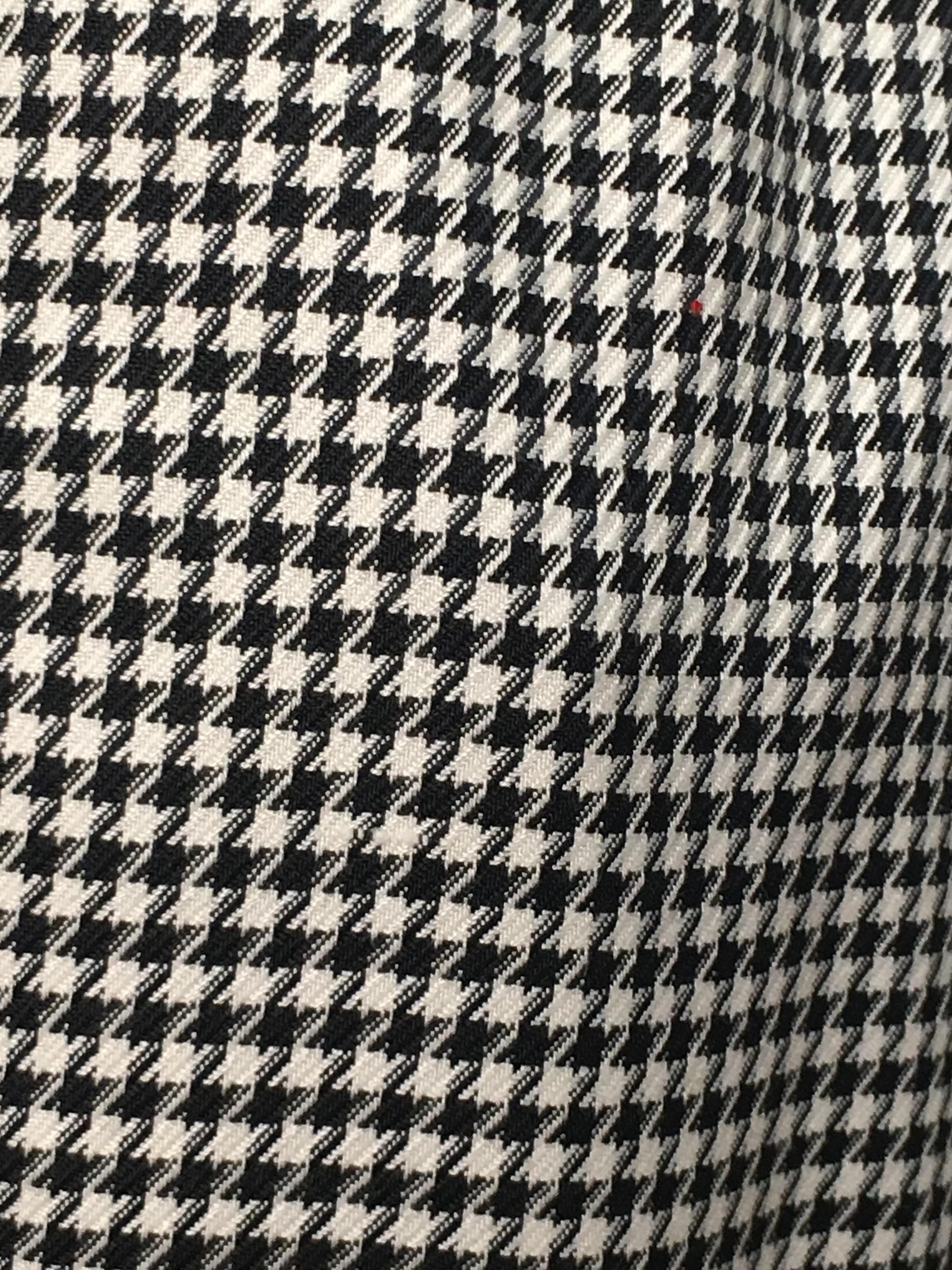 Pierre Cardin 1980s Houndstooth Pleated Pants with Pockets Size 8 / 10.  For Sale 2