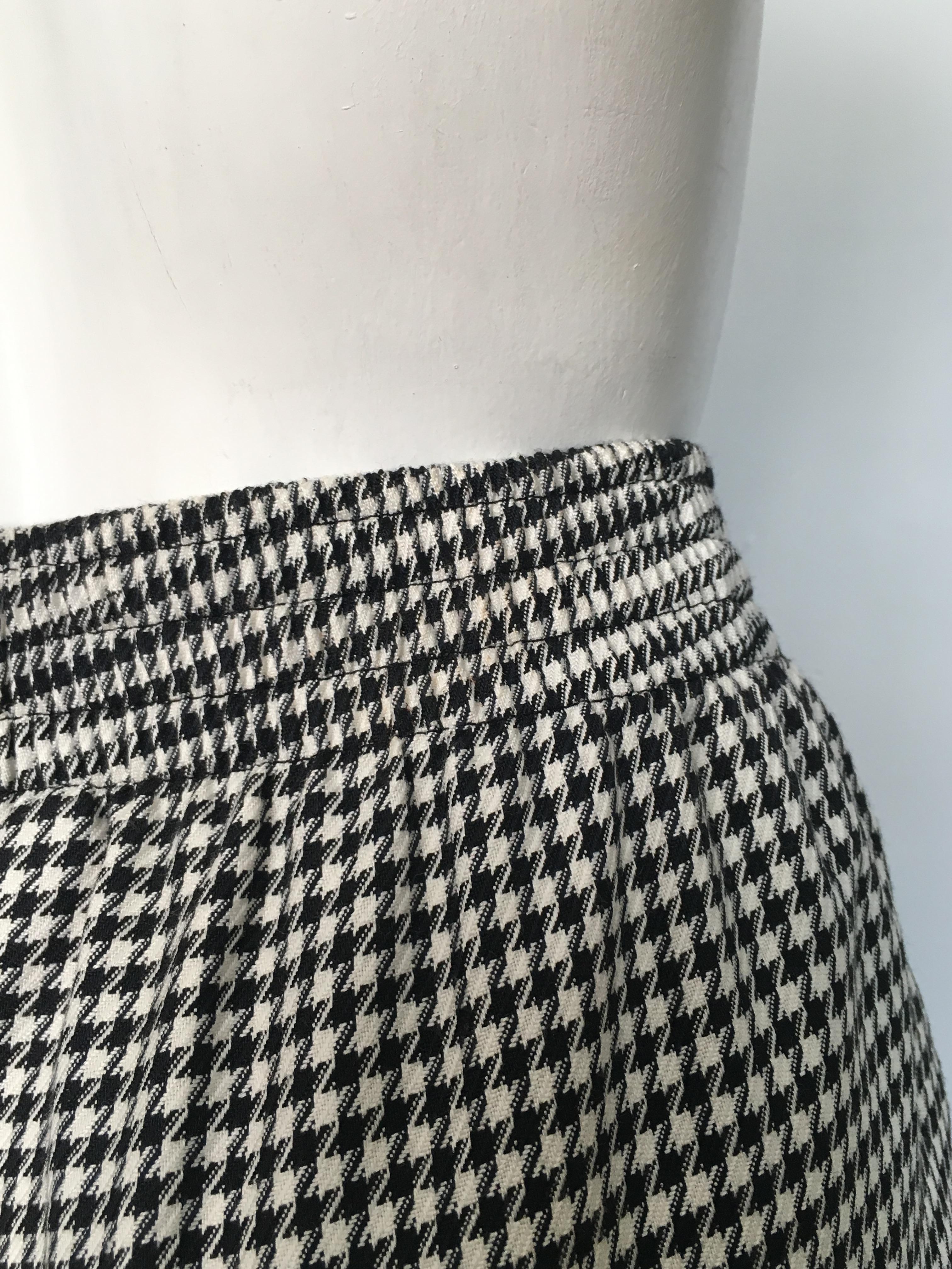 Pierre Cardin 1980s Houndstooth Pleated Pants with Pockets Size 8 / 10.  For Sale 4