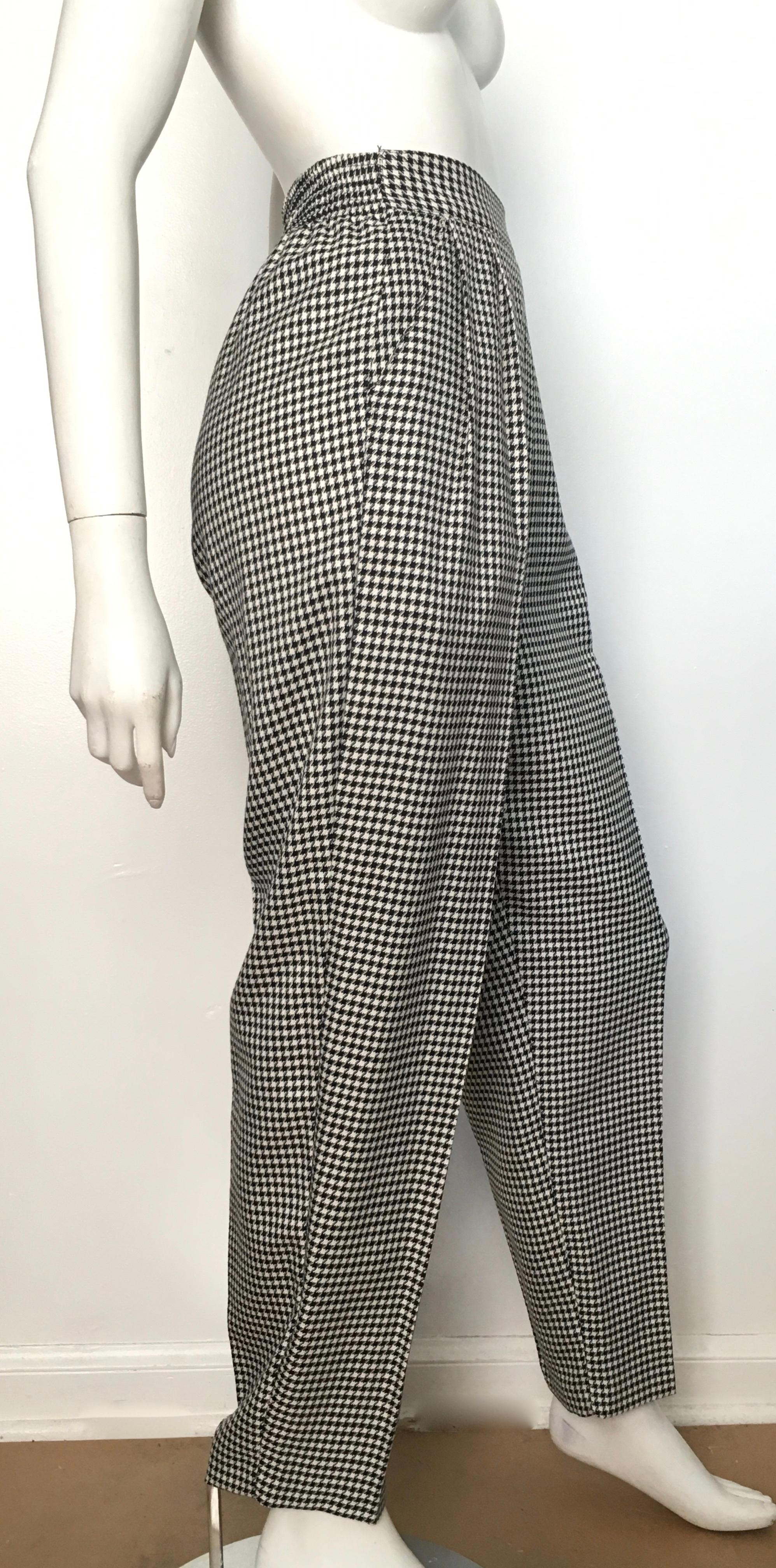 Pierre Cardin 1980s Houndstooth Pleated Pants with Pockets Size 8 / 10.  For Sale 1