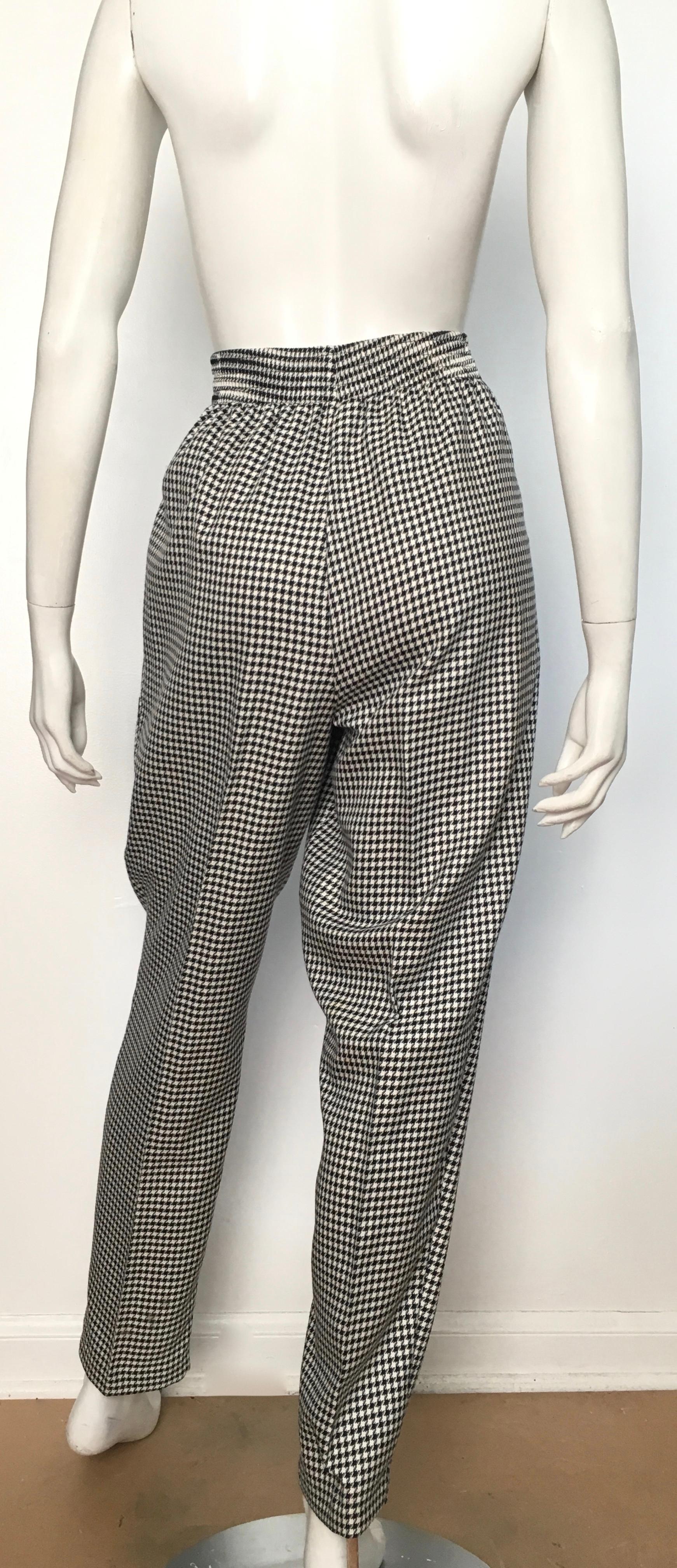 Pierre Cardin 1980s Houndstooth Pleated Pants with Pockets Size 8 / 10.  For Sale 3