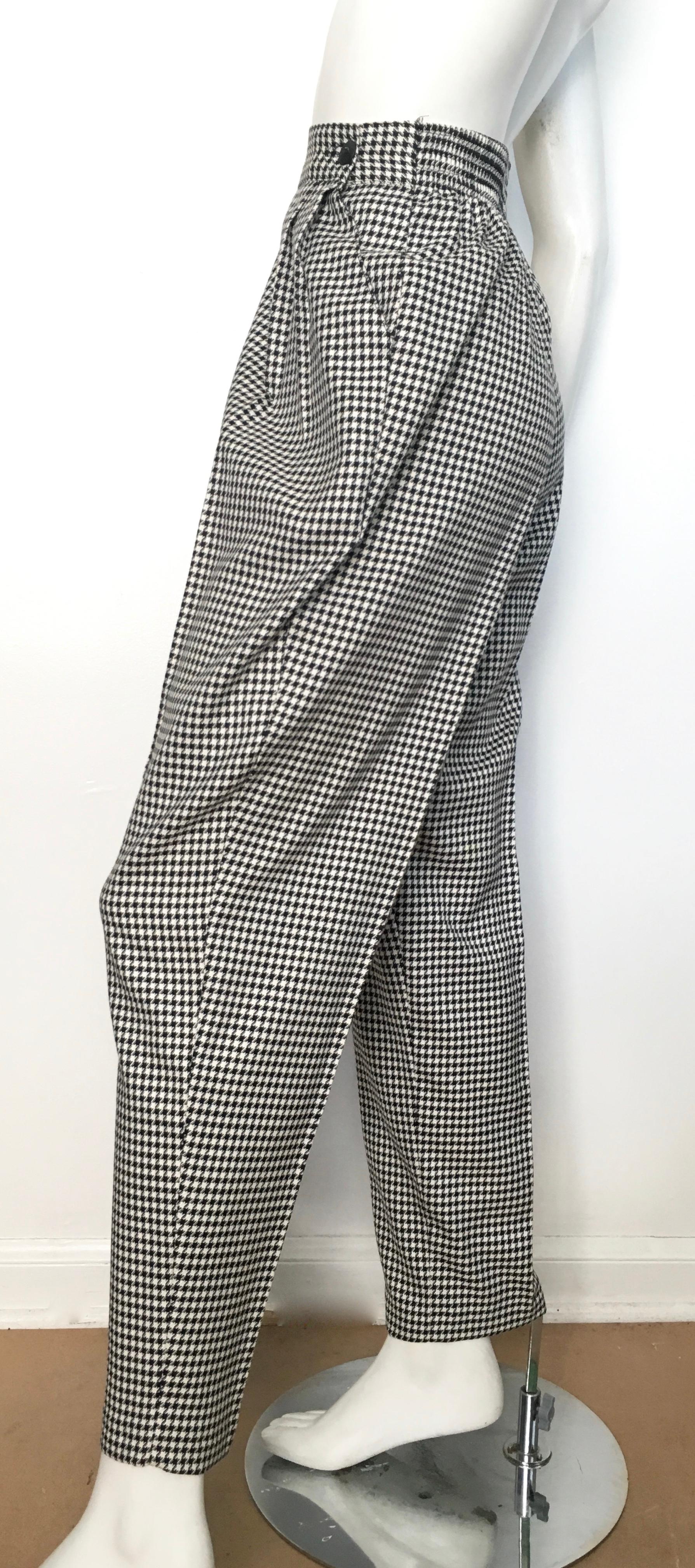 Pierre Cardin 1980s Houndstooth Pleated Pants with Pockets Size 8 / 10.  For Sale 5