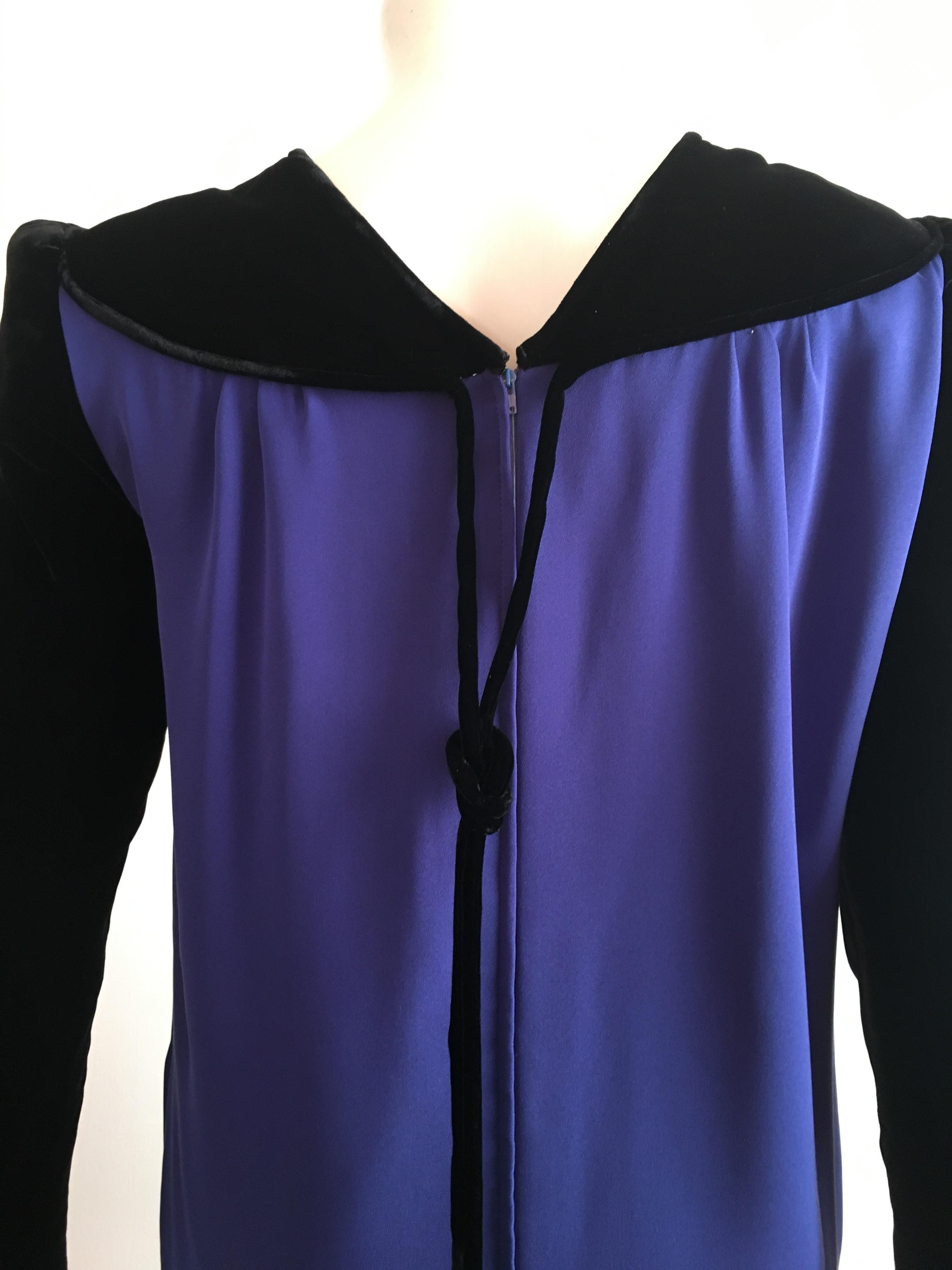 Valentino 1980s Silk & Black Velvet Dress with Pockets Size 4.  For Sale 3