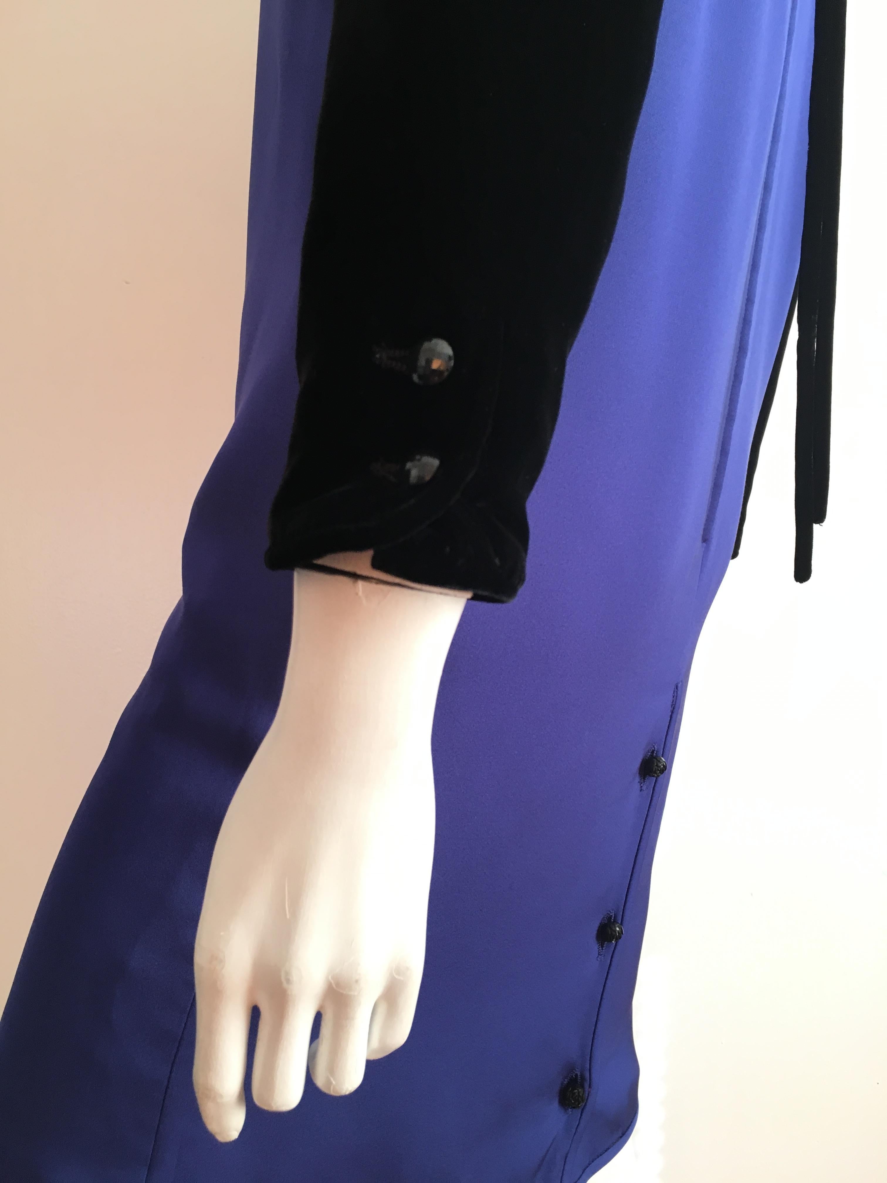 Valentino 1980s Silk & Black Velvet Dress with Pockets Size 4.  For Sale 6