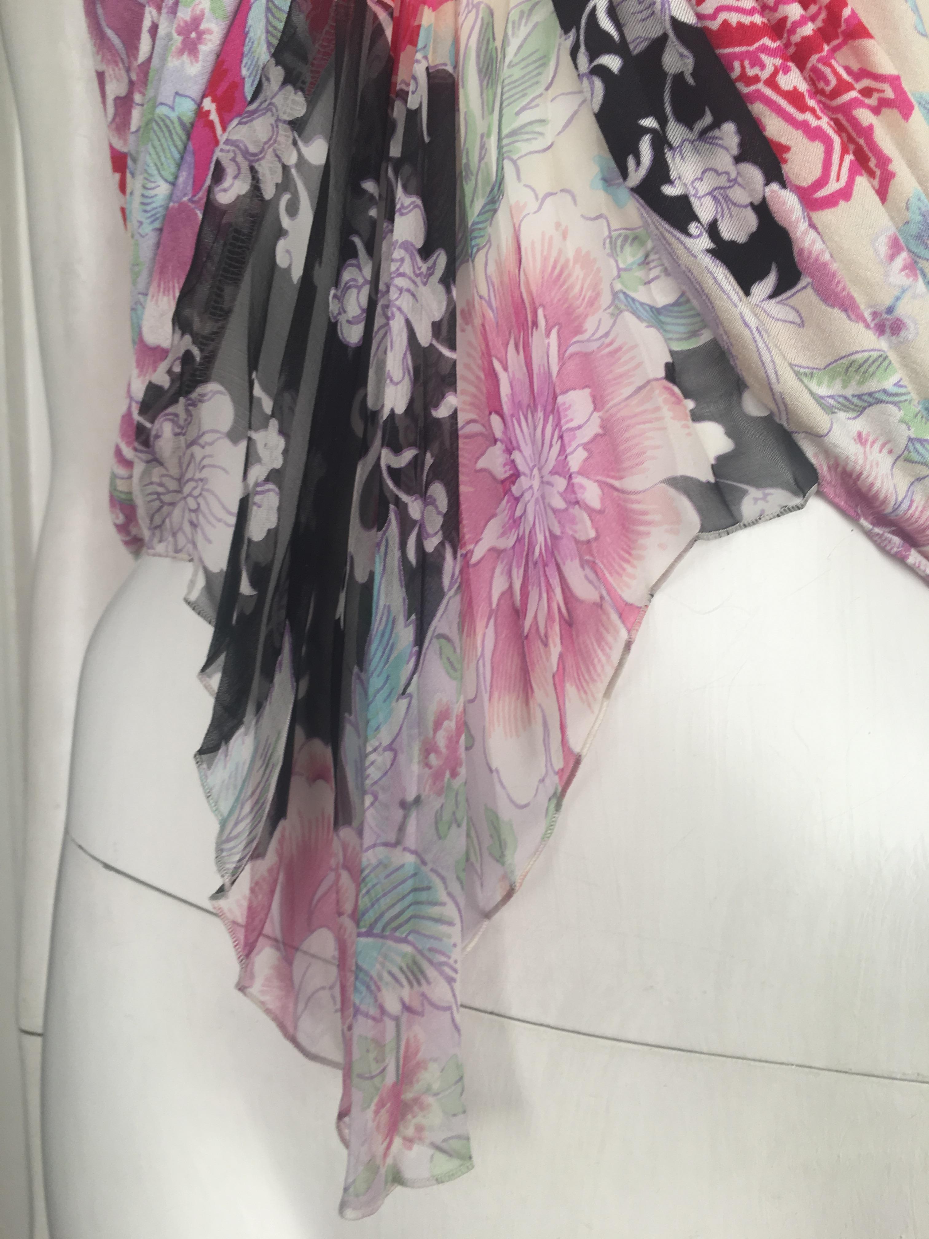 Emanuel Ungaro 1990s Silk Floral Camisole Size 4. In Excellent Condition For Sale In Atlanta, GA