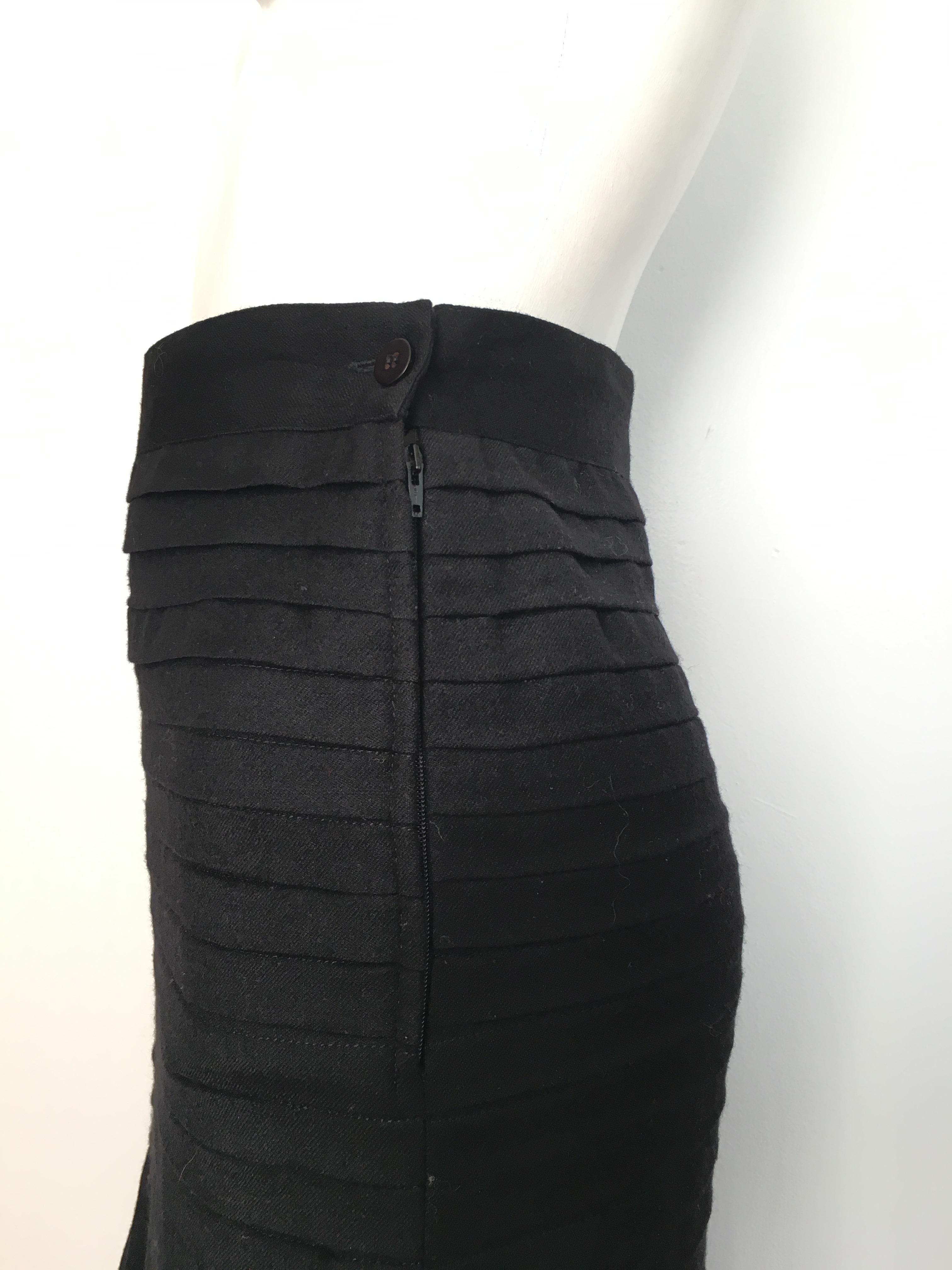 Genny Black Wool Pleated Skirt Size 6. For Sale 5