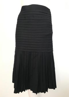 Genny Black Wool Pleated Skirt Size 6.