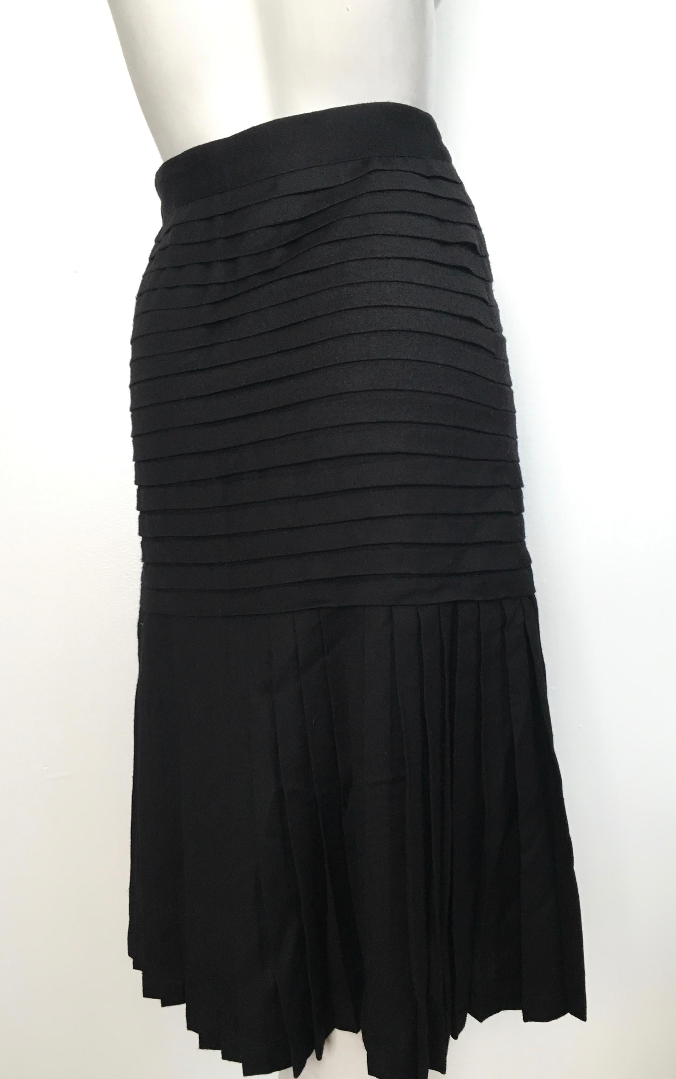 Genny Black Wool Pleated Skirt Size 6. For Sale 2