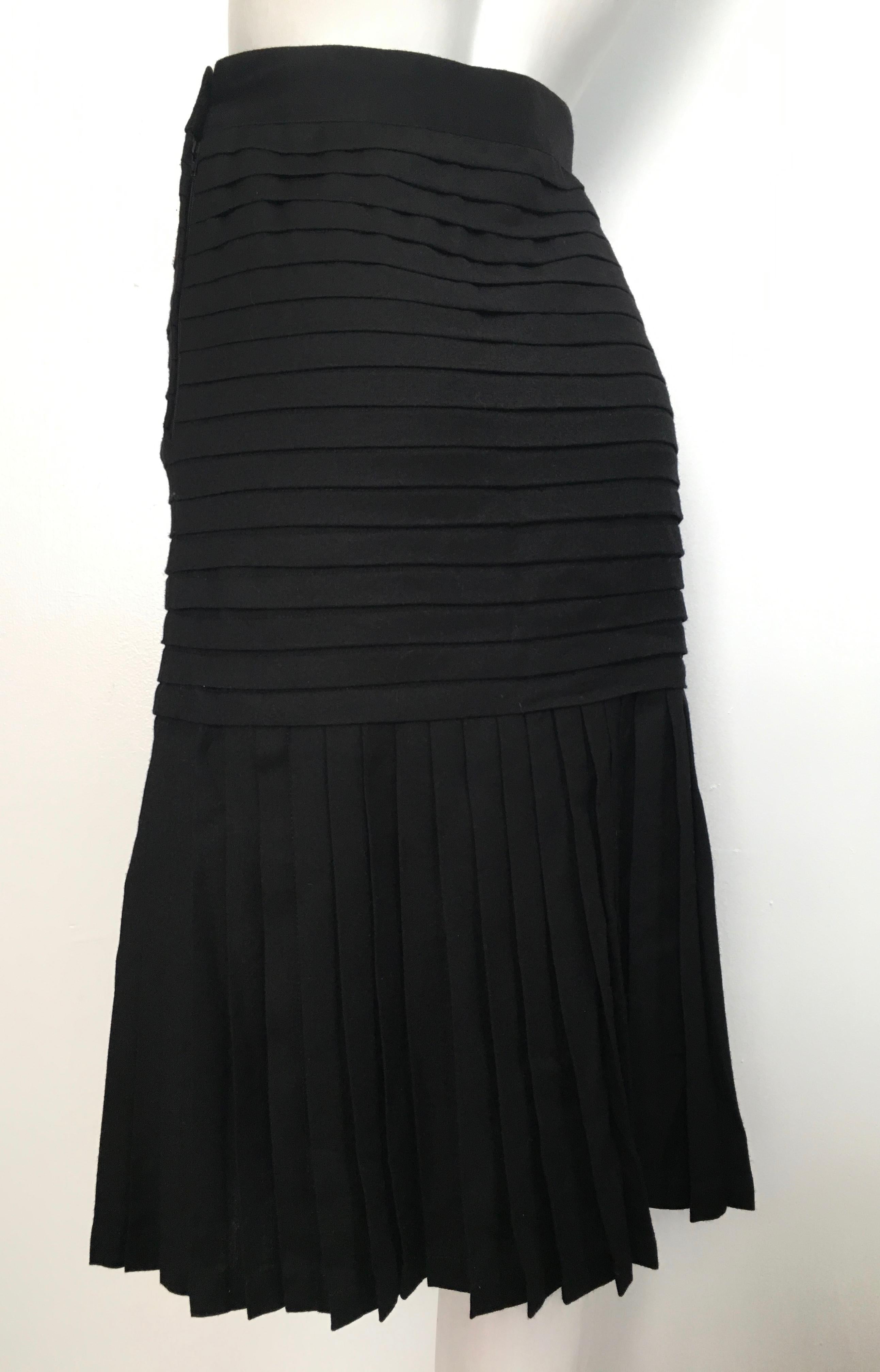 Genny Black Wool Pleated Skirt Size 6. For Sale 3