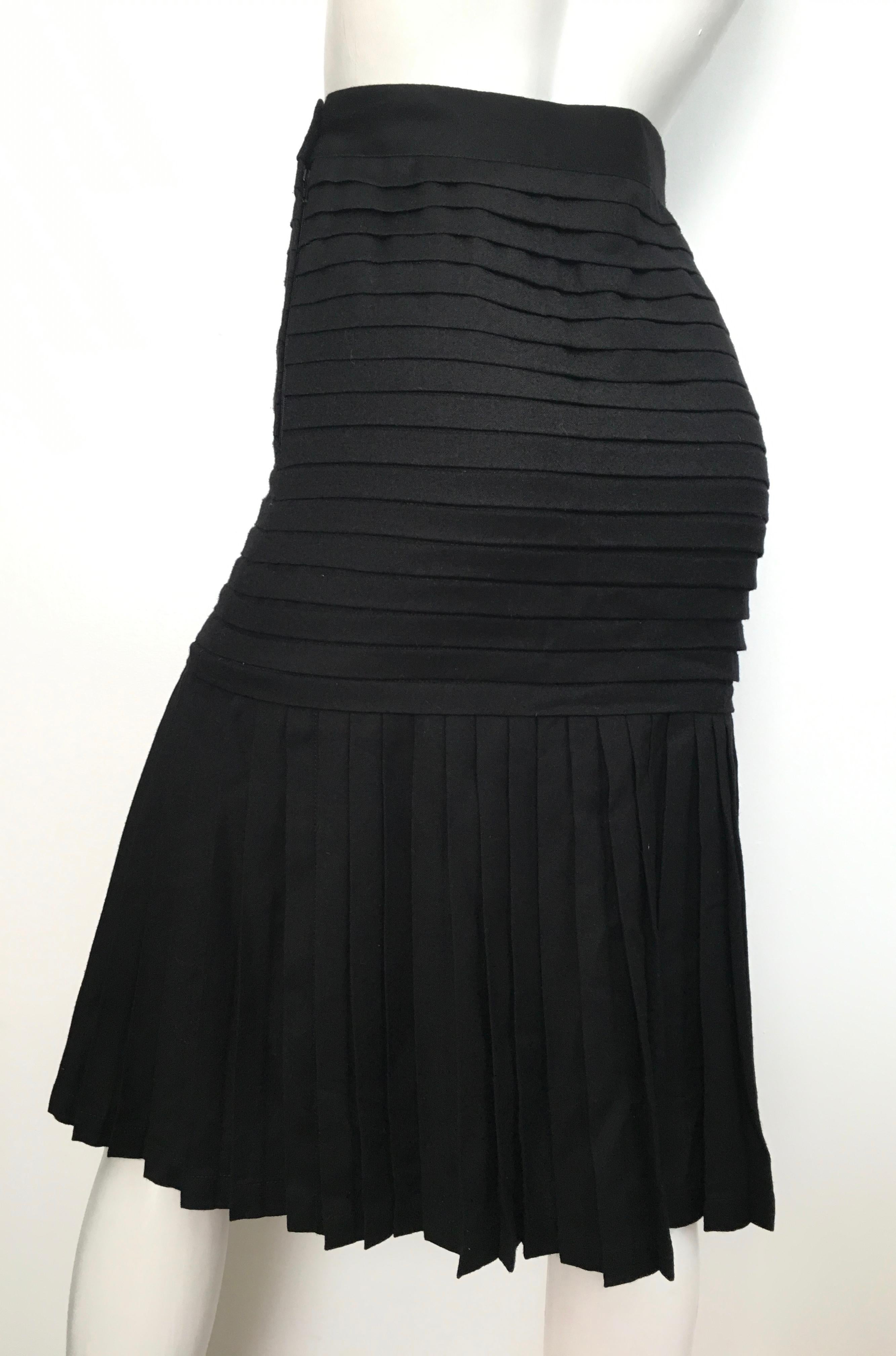 Genny Black Wool Pleated Skirt Size 6. For Sale 8