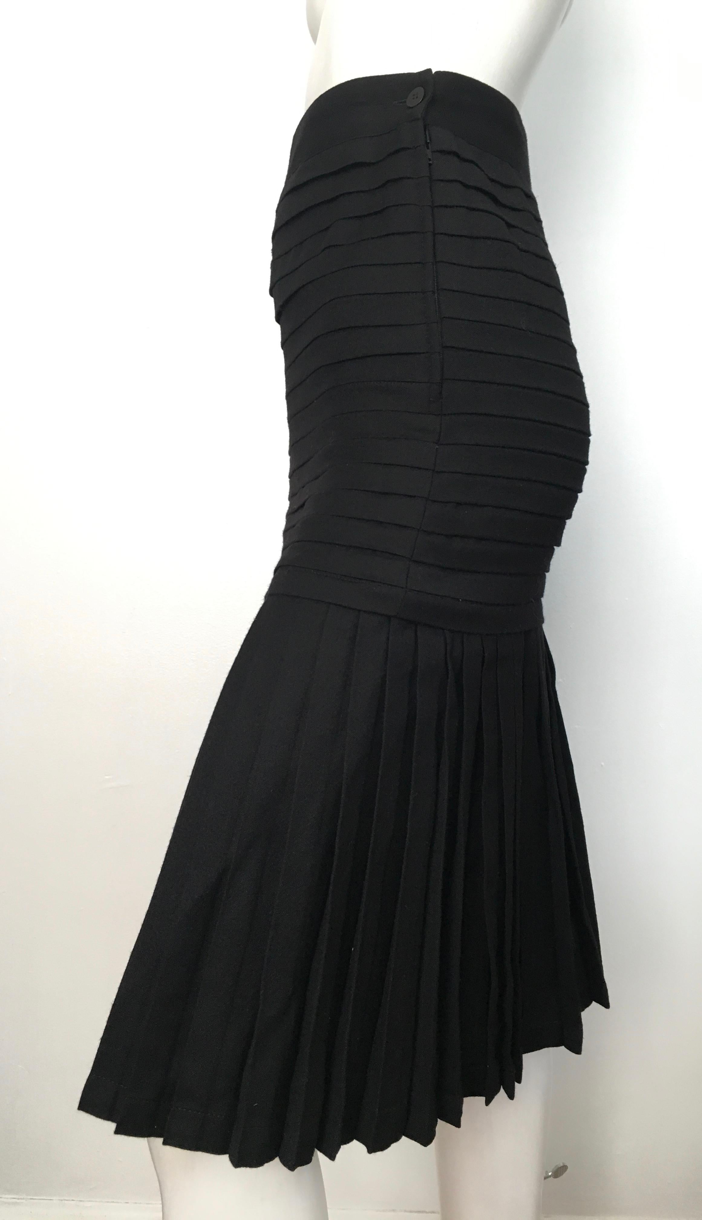 Genny Black Wool Pleated Skirt Size 6. For Sale 9