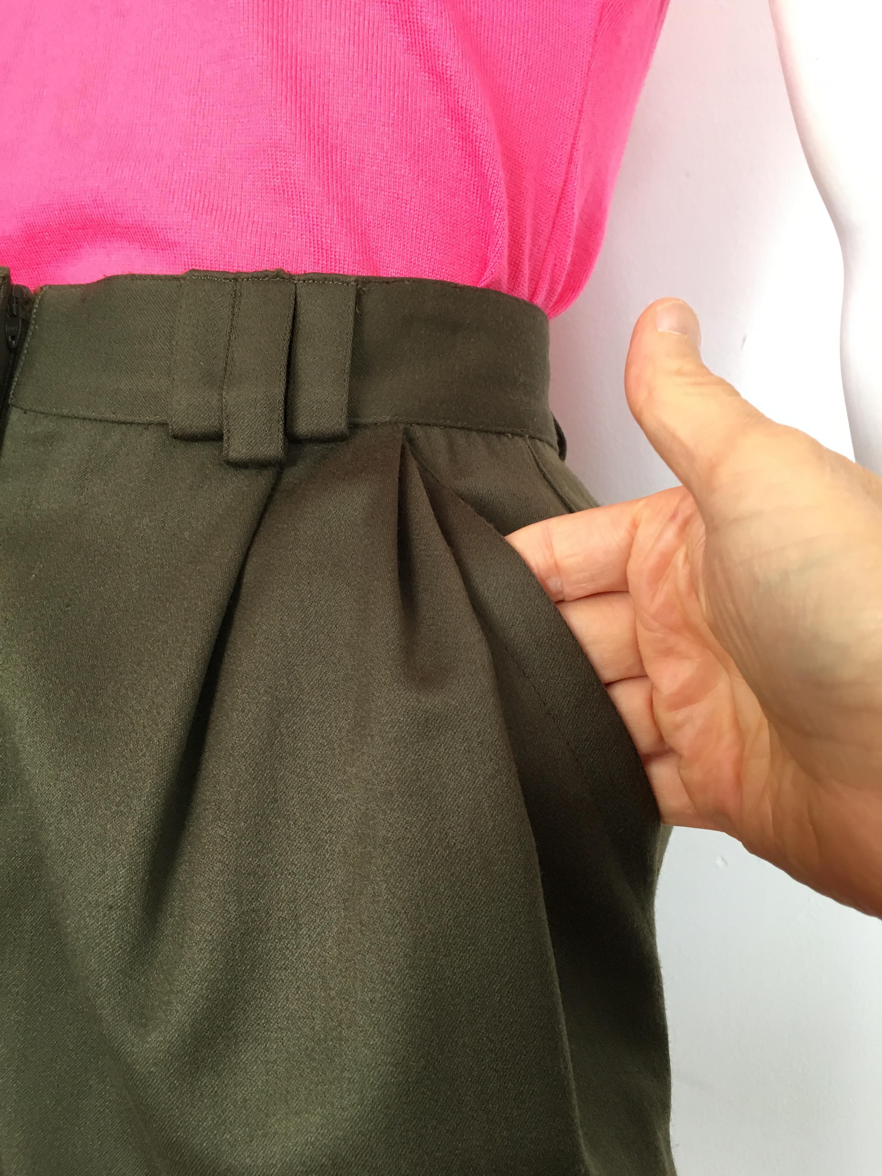 Gianni Versace 1980s Olive Wool Skirt with Pockets Size 6. For Sale 4