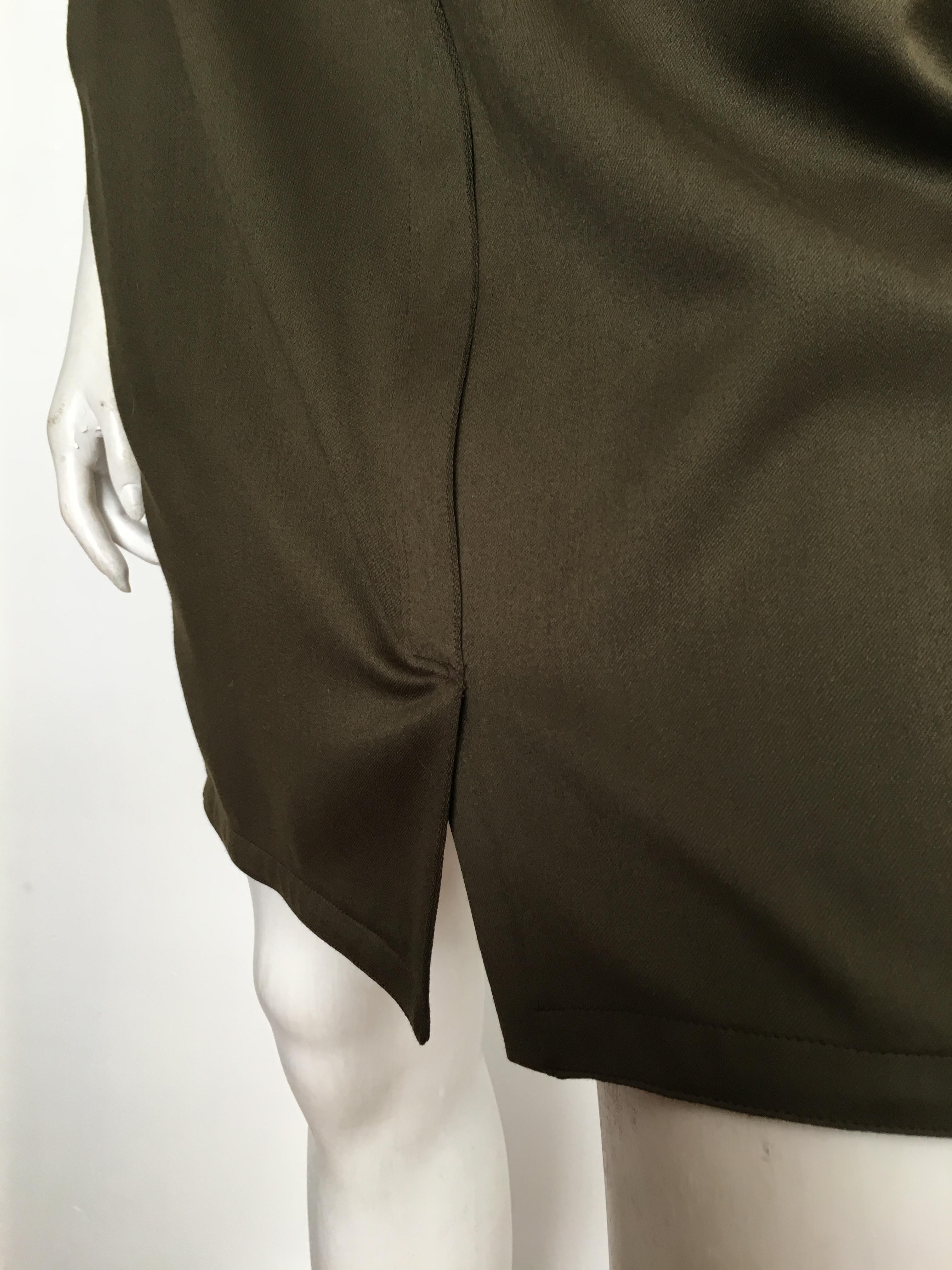 Gianni Versace 1980s Olive Wool Skirt with Pockets Size 6. For Sale 5