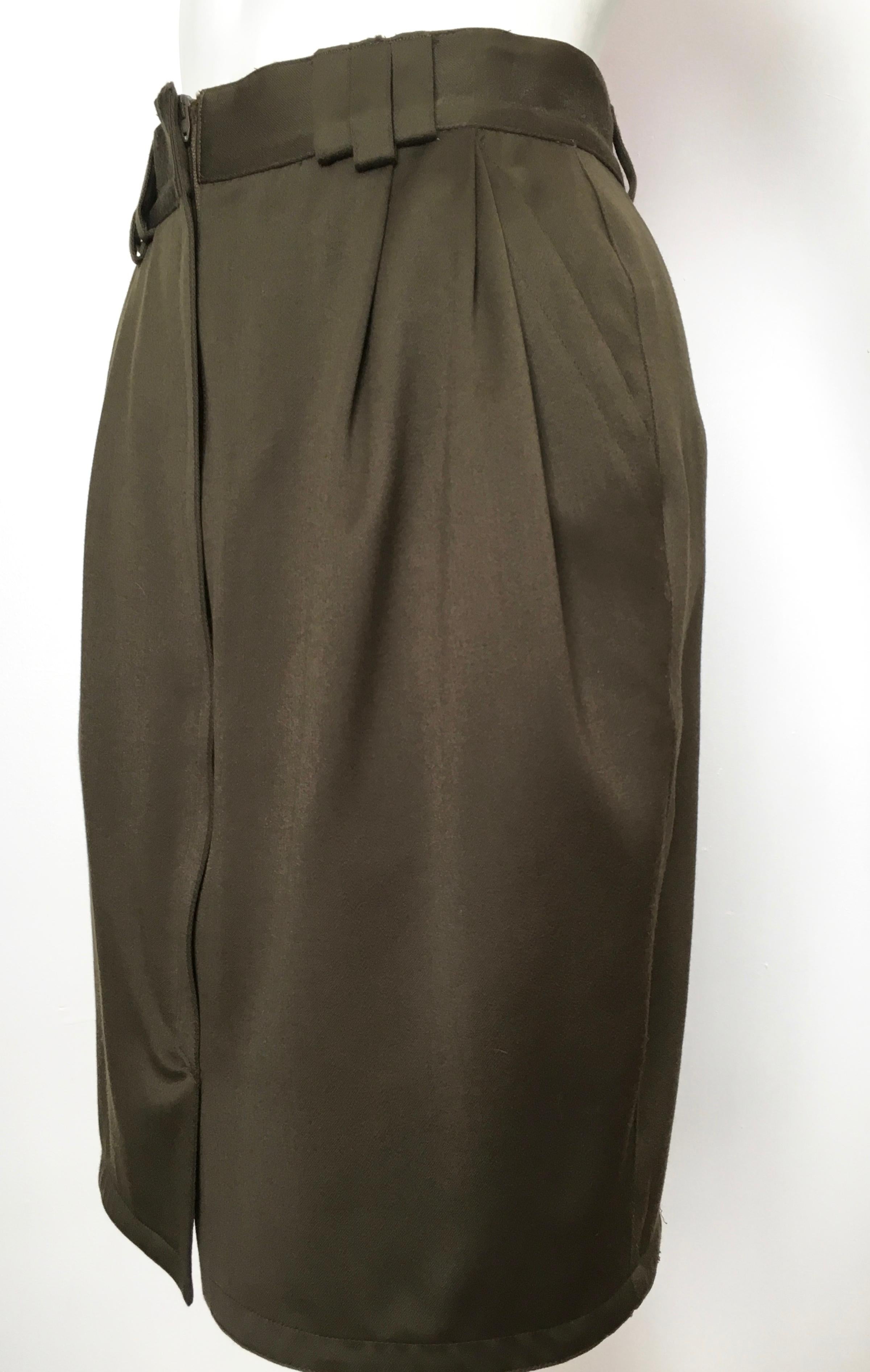 Women's or Men's Gianni Versace 1980s Olive Wool Skirt with Pockets Size 6. For Sale