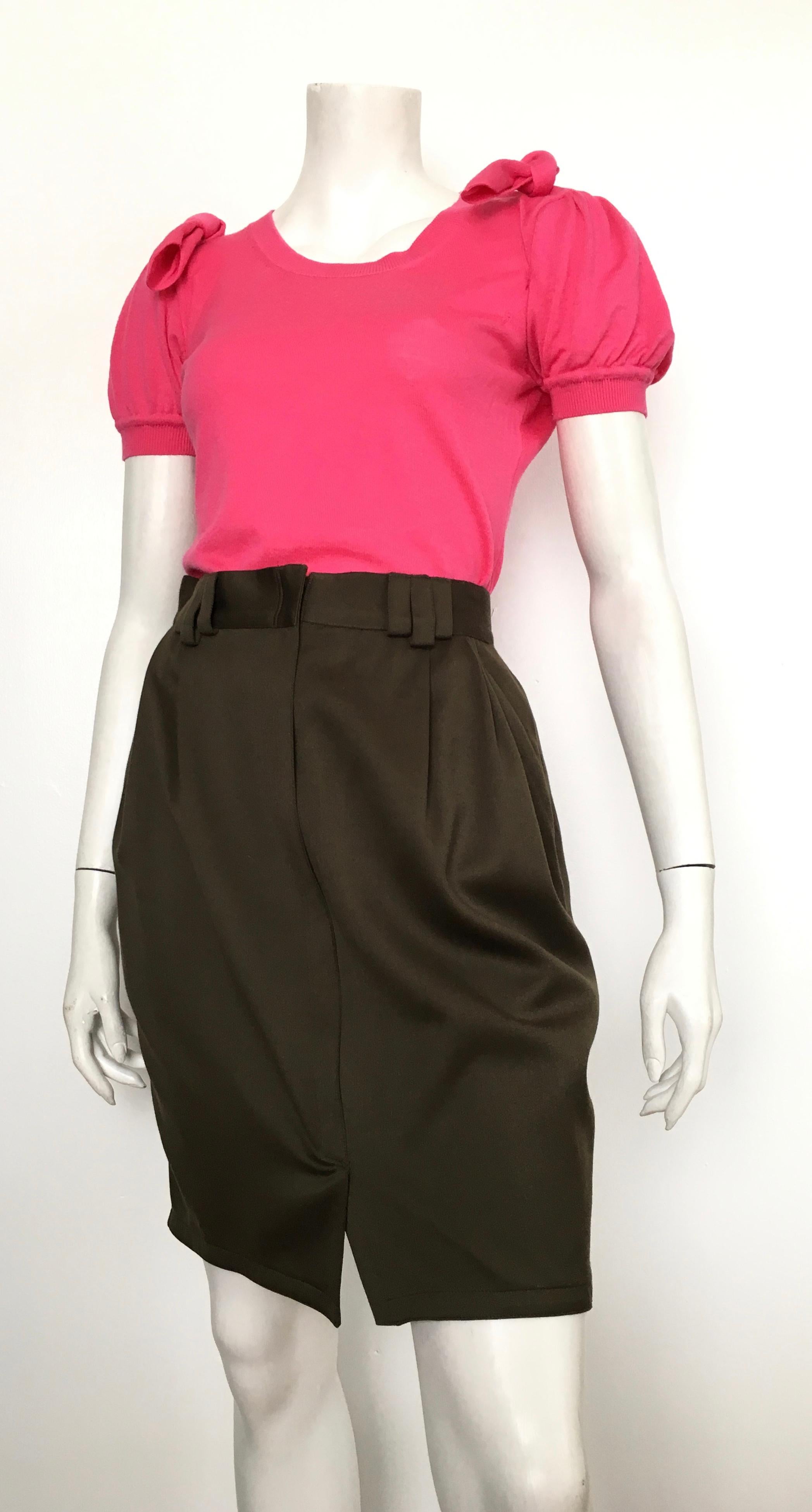 Gianni Versace 1980s Olive Wool Skirt with Pockets Size 6. For Sale 2
