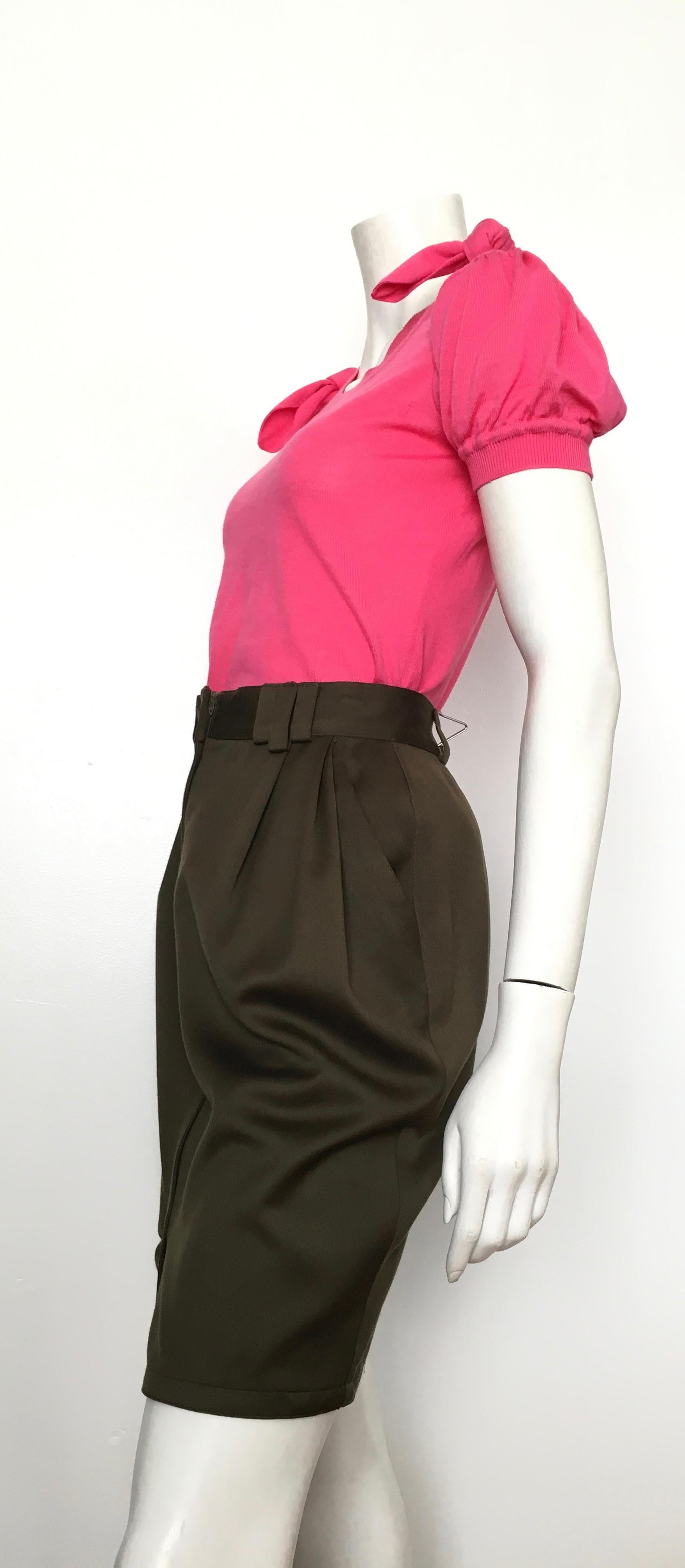 Gianni Versace 1980s Olive Wool Skirt with Pockets Size 6. For Sale 7