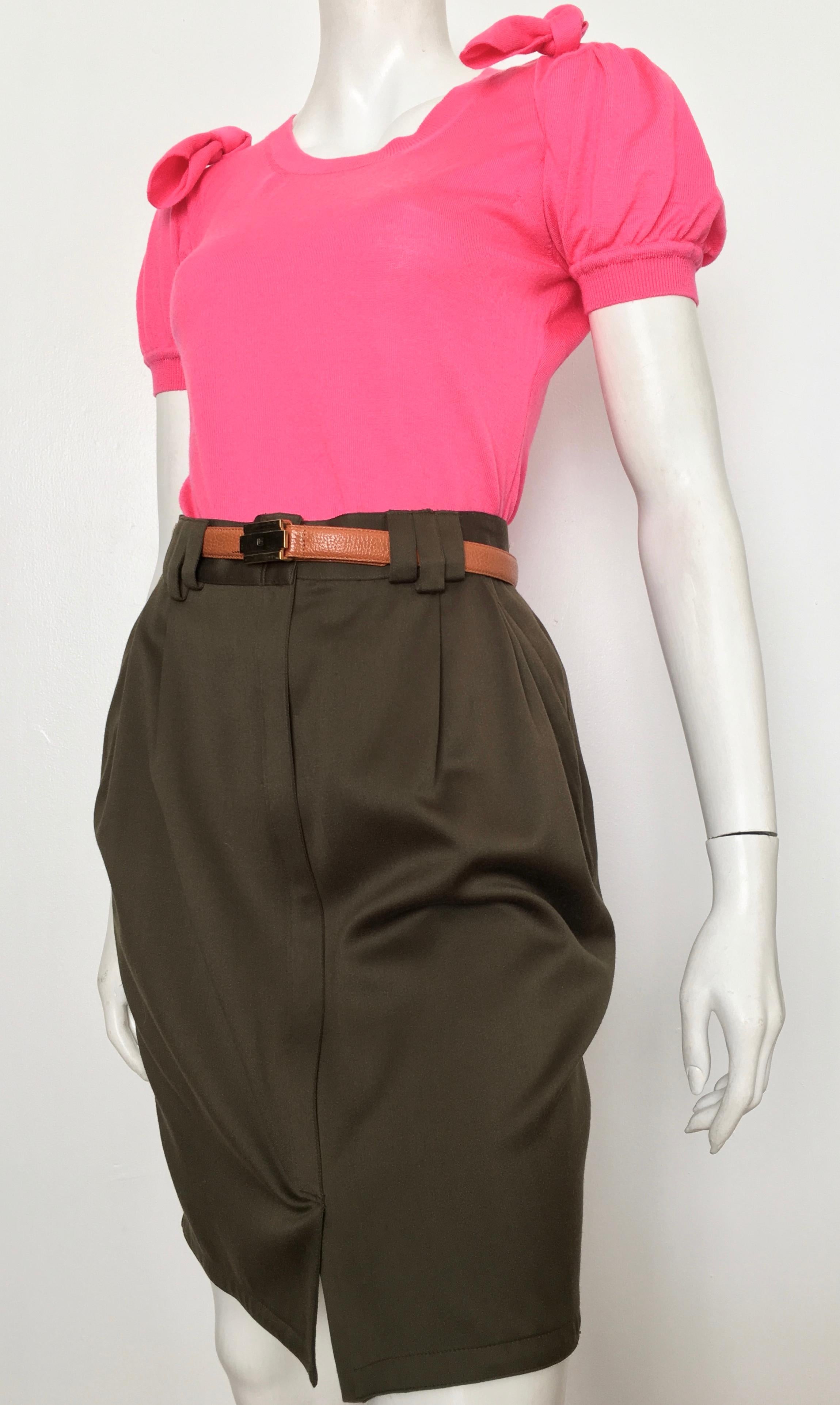 Gianni Versace 1980s Olive Wool Skirt with Pockets Size 6. For Sale 8