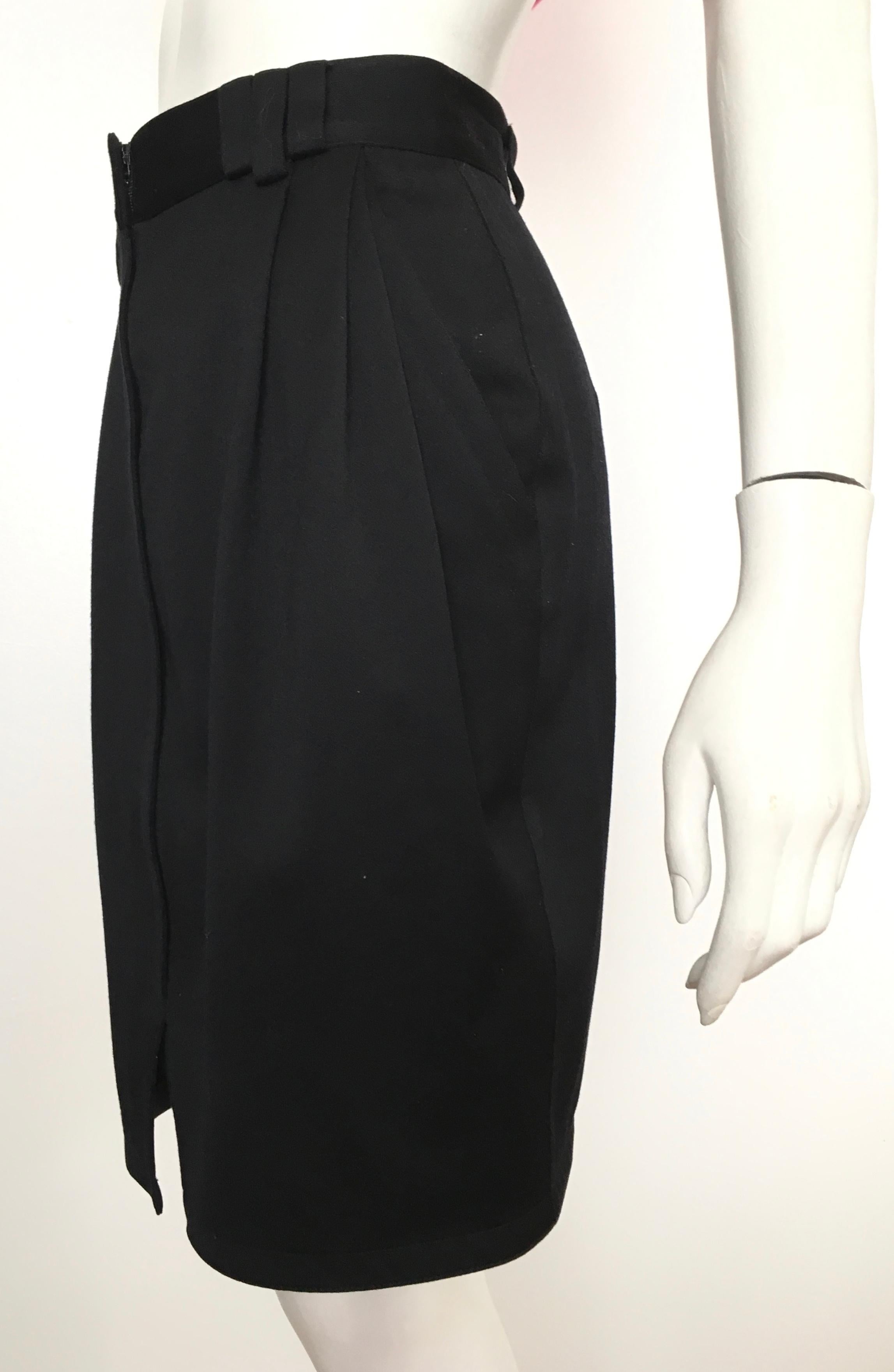 Gianni Versace 1980s Black Wool Skirt with Pockets Size 4.  For Sale 2