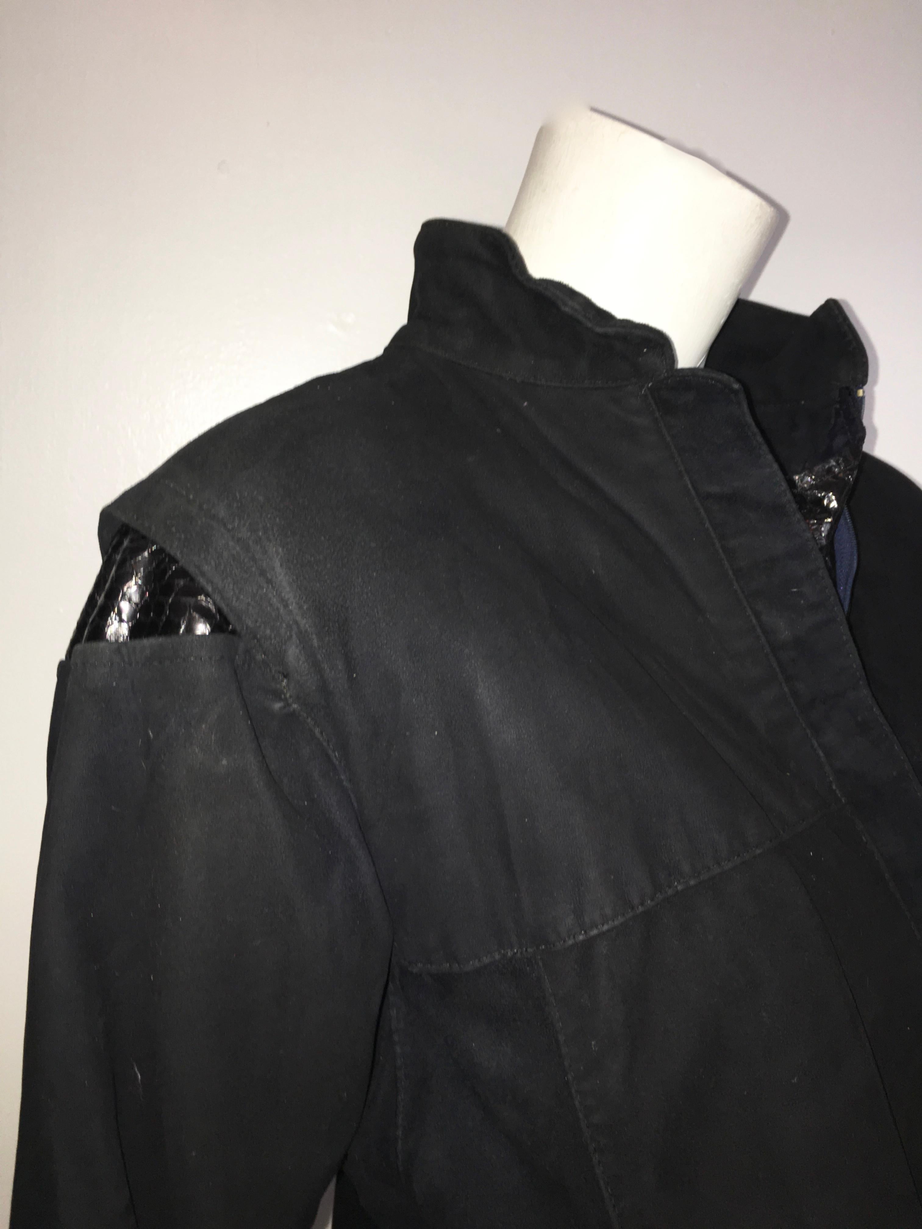 Valentino 1980s Black Pullover Jacket Size 8. For Sale 3