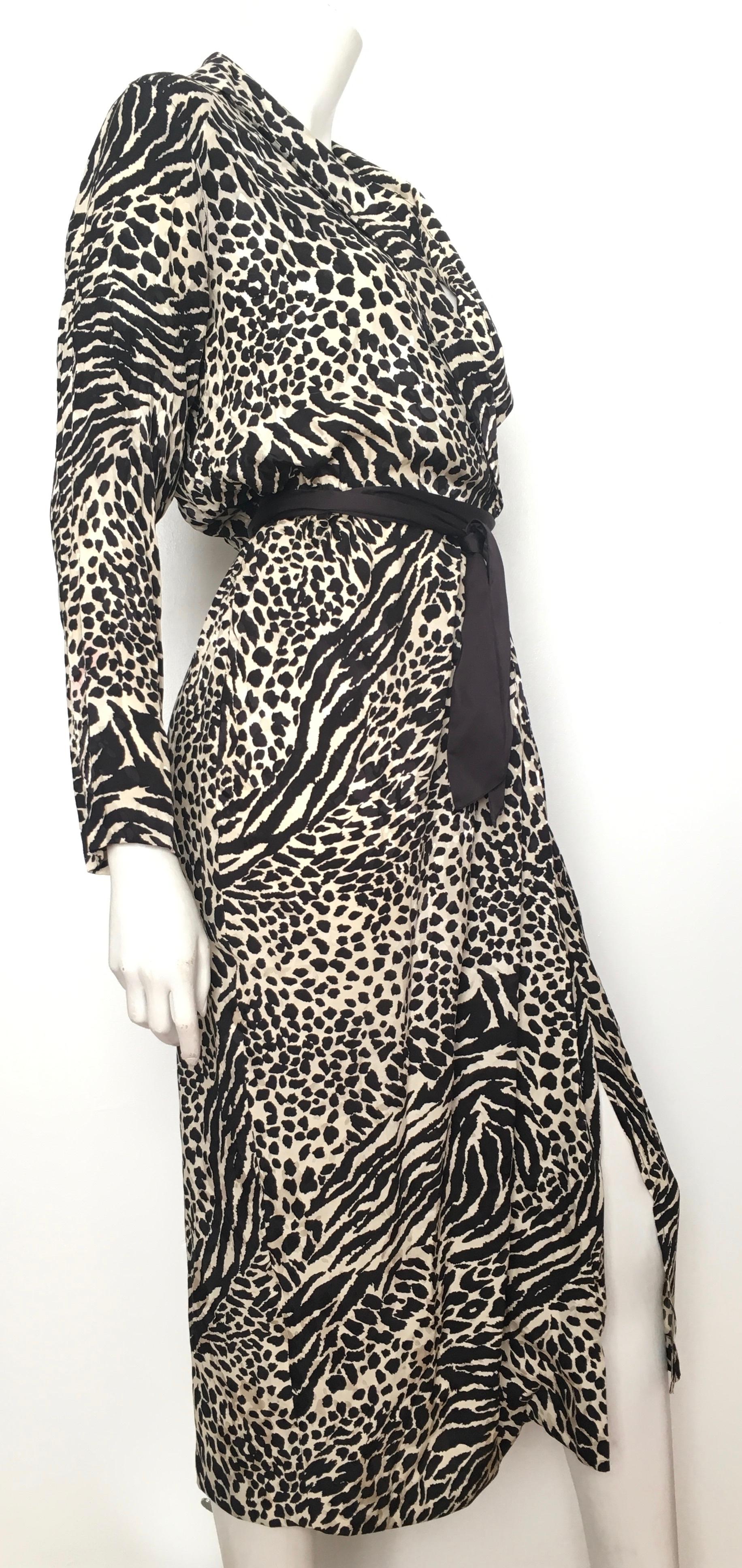 Geoffrey Beene for Lillie Rubin 1980 Animal Print Silk Dress Size 6. In Excellent Condition For Sale In Atlanta, GA