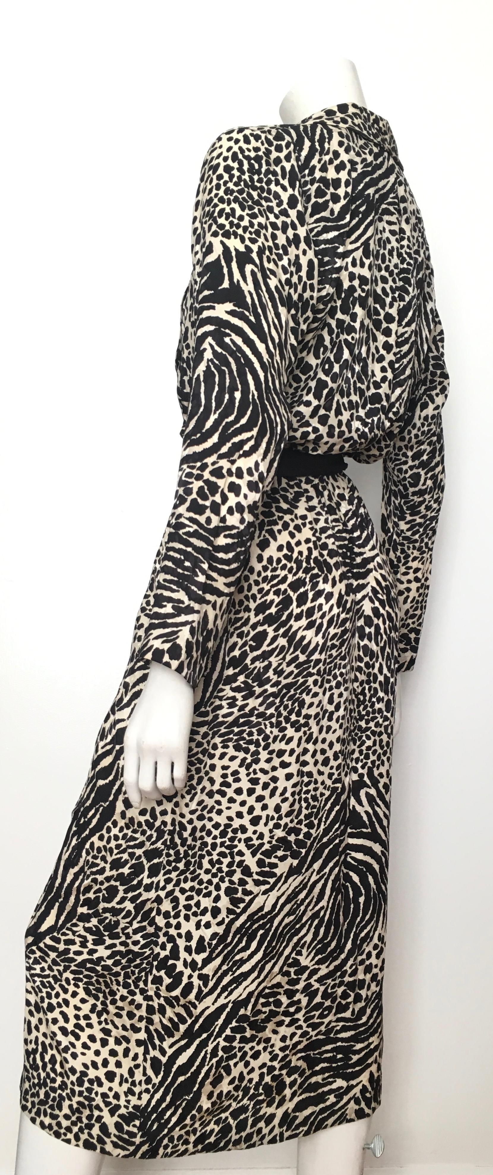 Geoffrey Beene for Lillie Rubin 1980 Animal Print Silk Dress Size 6. For Sale 2