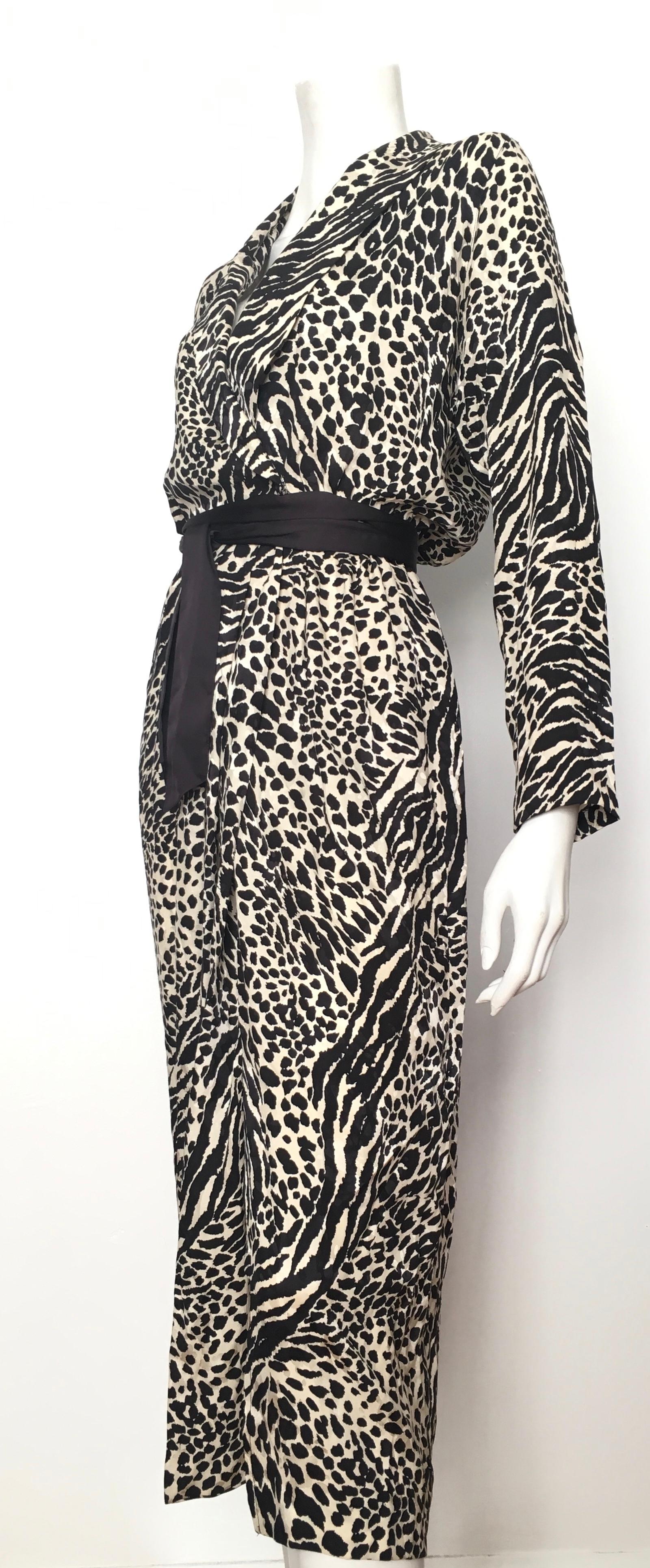 Geoffrey Beene for Lillie Rubin 1980 Animal Print Silk Dress Size 6. For Sale 3