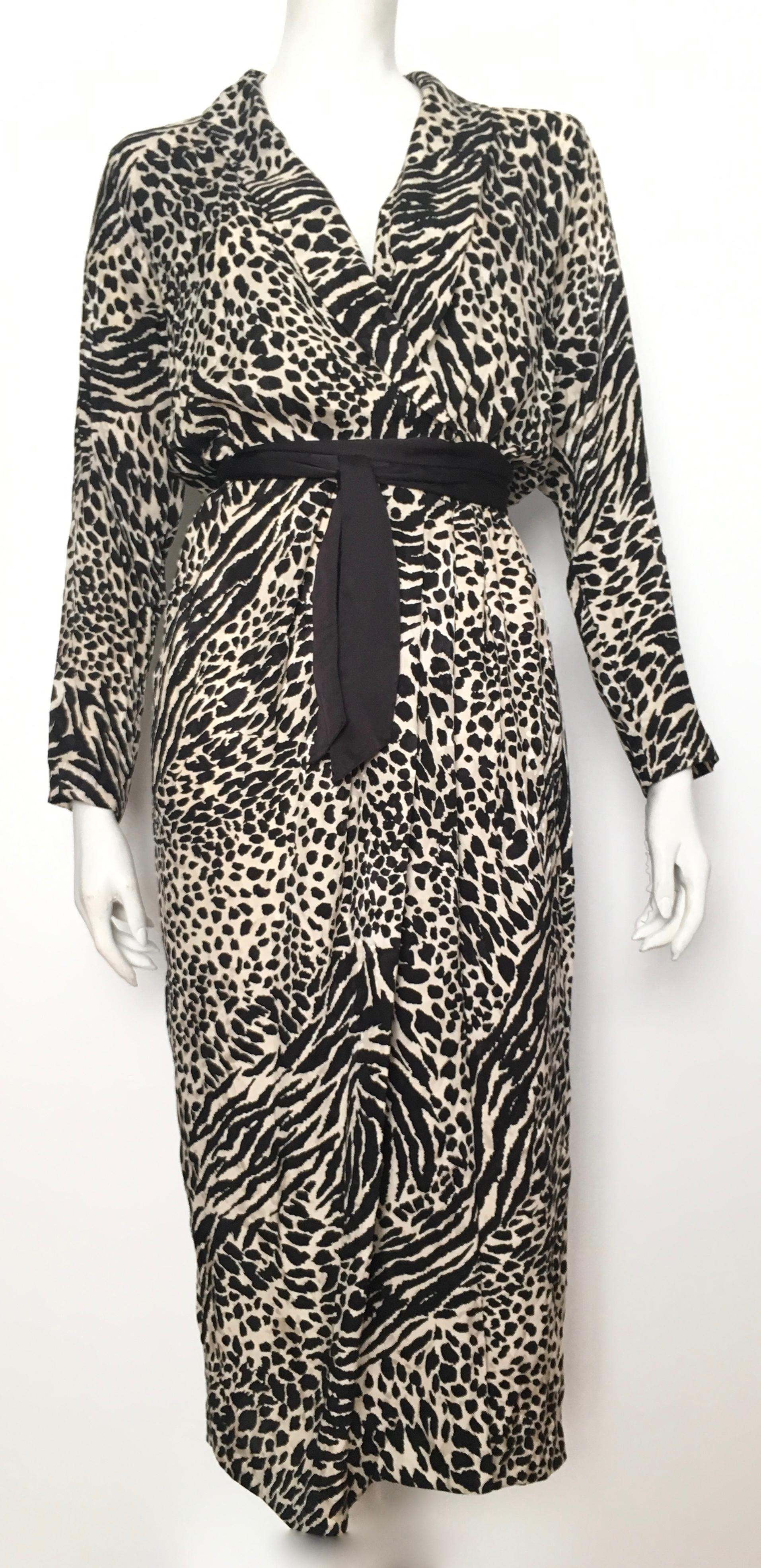 Geoffrey Beene for Lillie Rubin 1980 Animal Print Silk Dress Size 6. For Sale 4