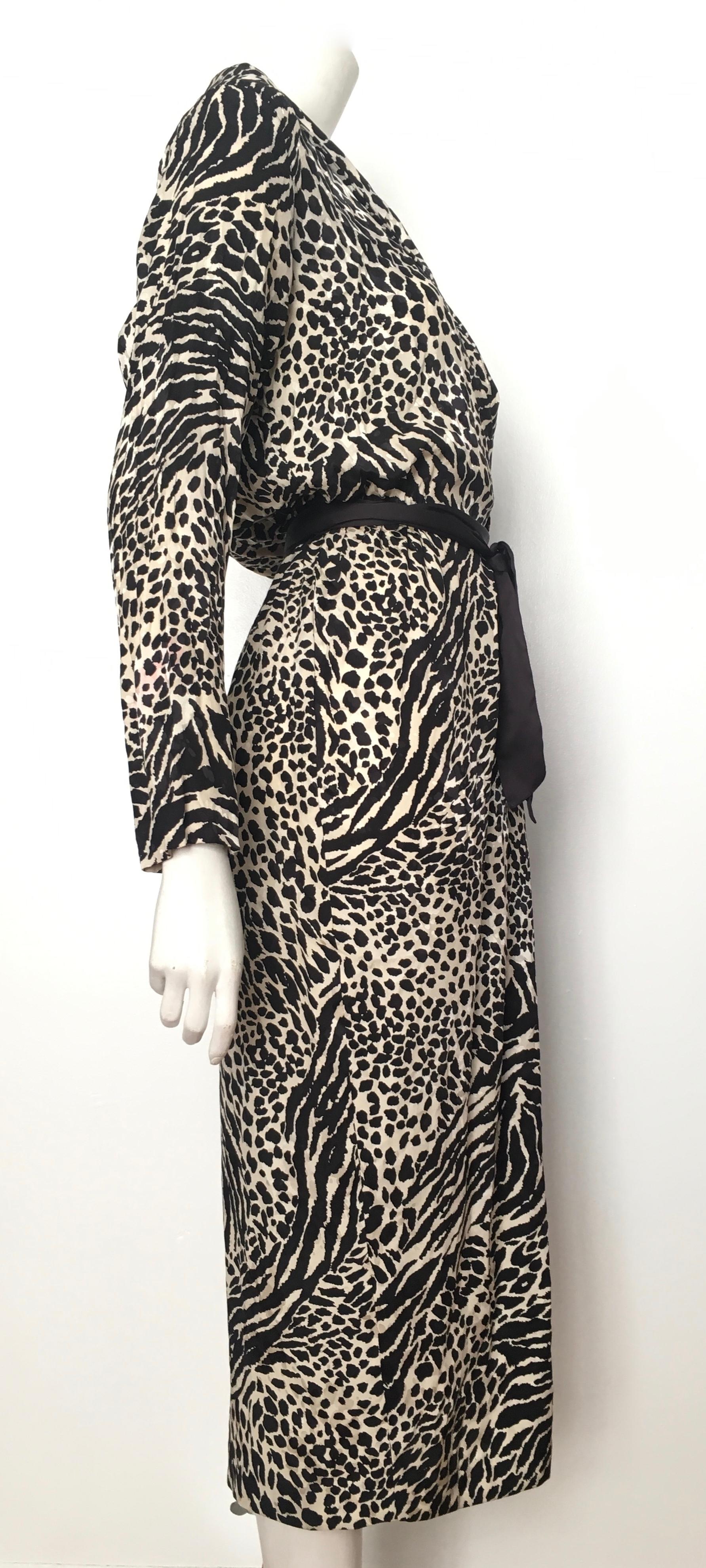 Geoffrey Beene for Lillie Rubin 1980 Animal Print Silk Dress Size 6. For Sale 5