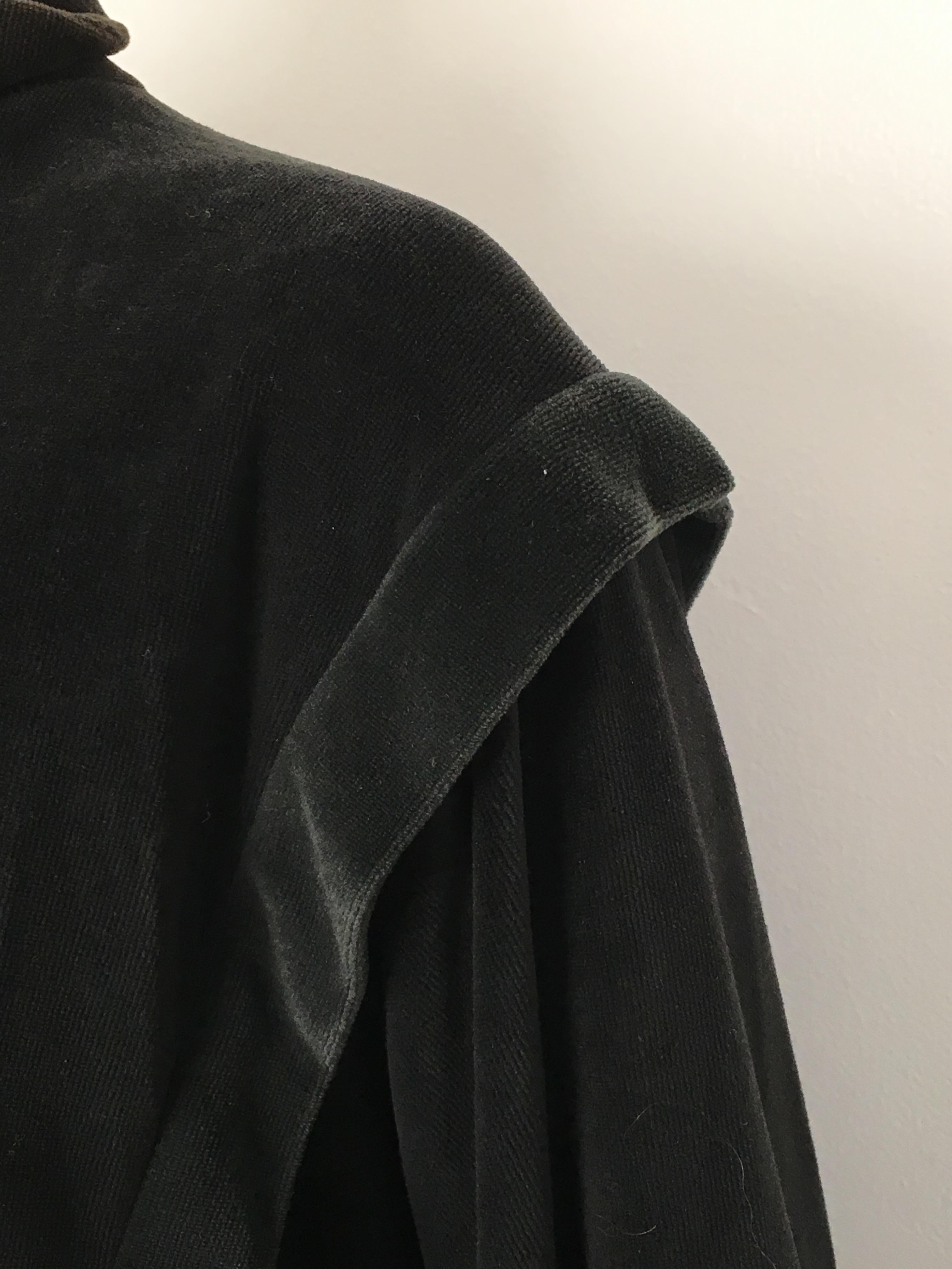 Oscar de la Renta 1980s Black Velour Active Wear Jacket Size Medium. For Sale 2