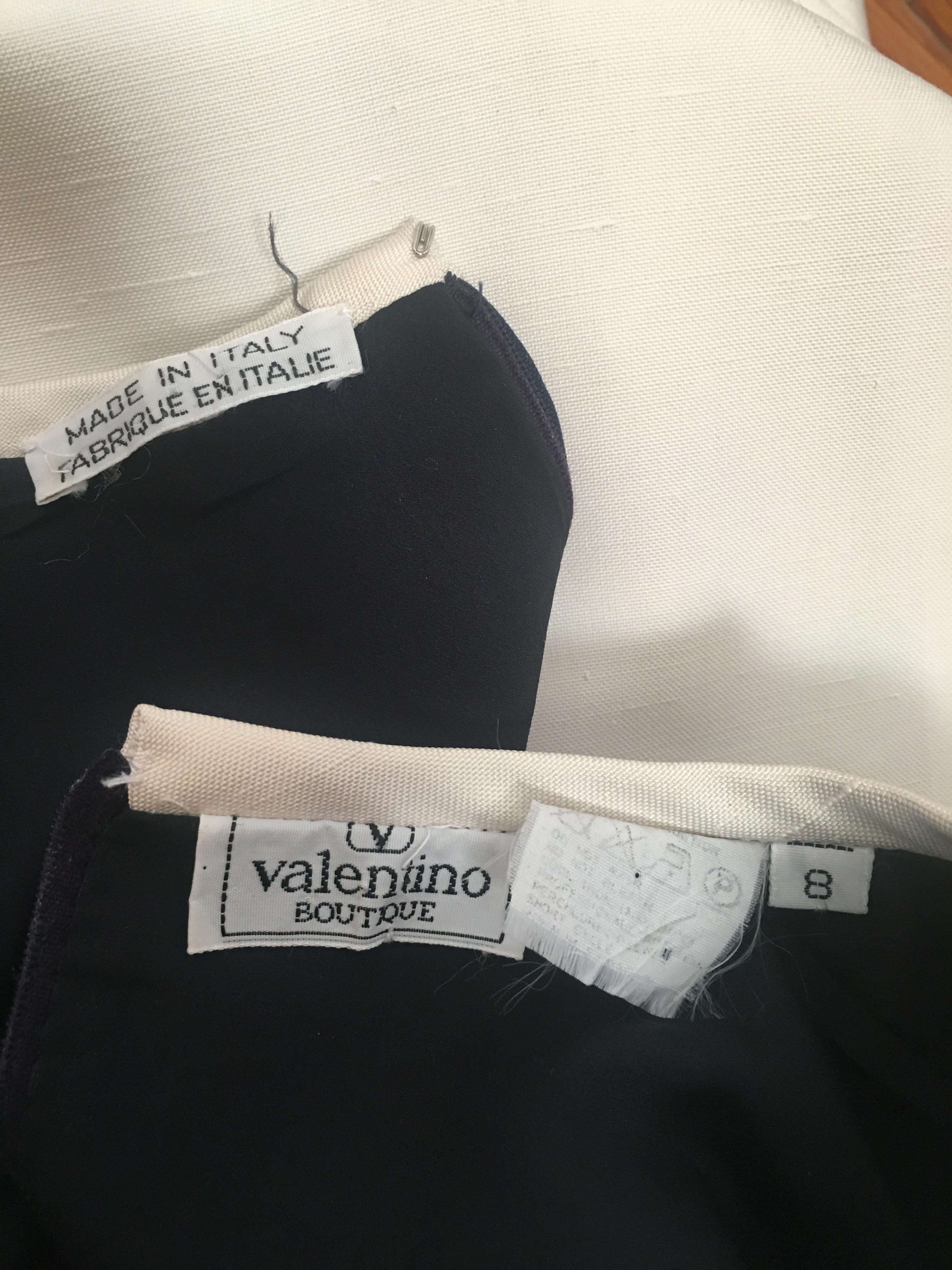 Valentino 1980s Silk Short Sleeve Navy & Cream Dress Size 6. For Sale 8