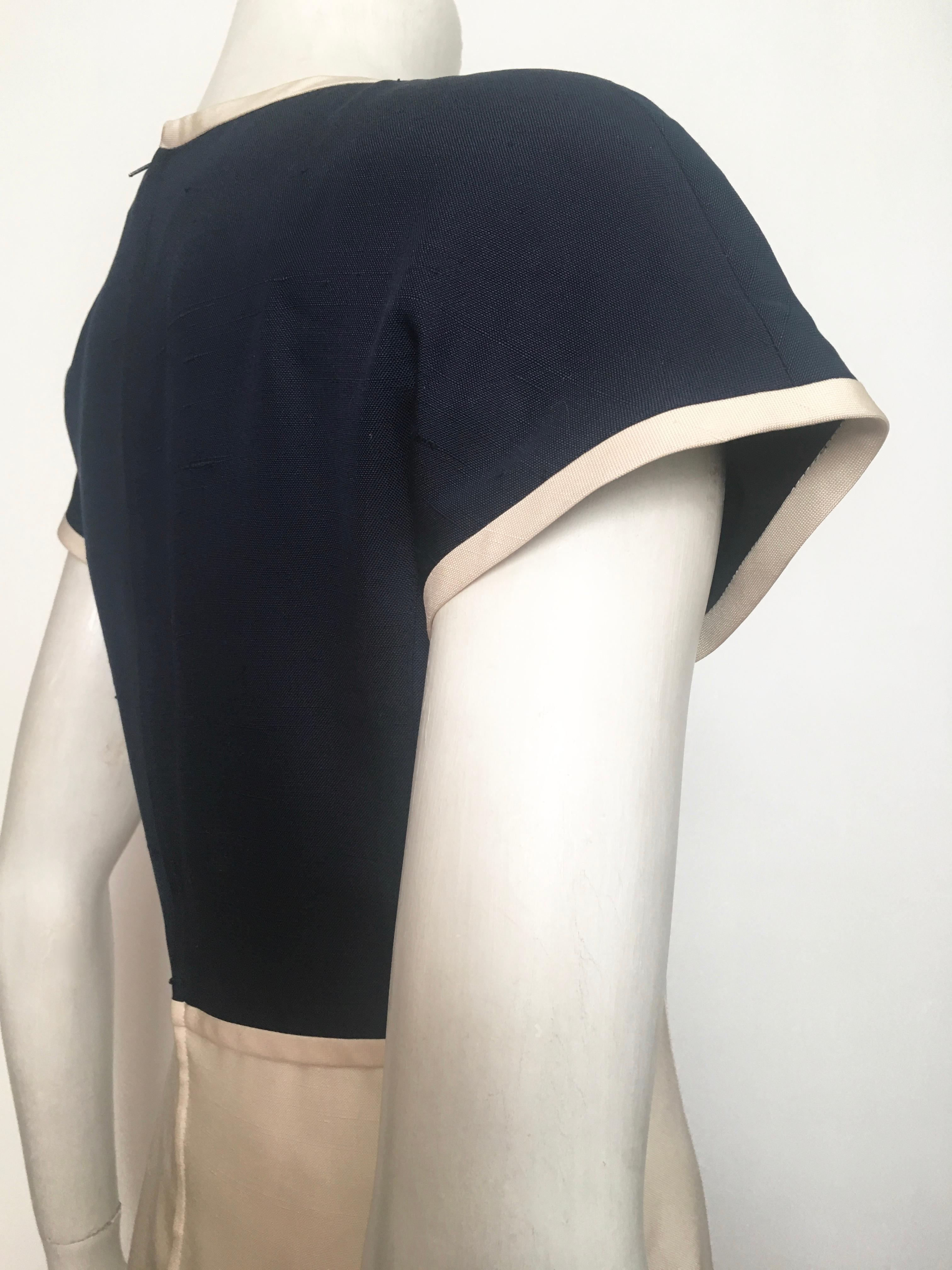 Valentino 1980s Silk Short Sleeve Navy & Cream Dress Size 6. For Sale 2