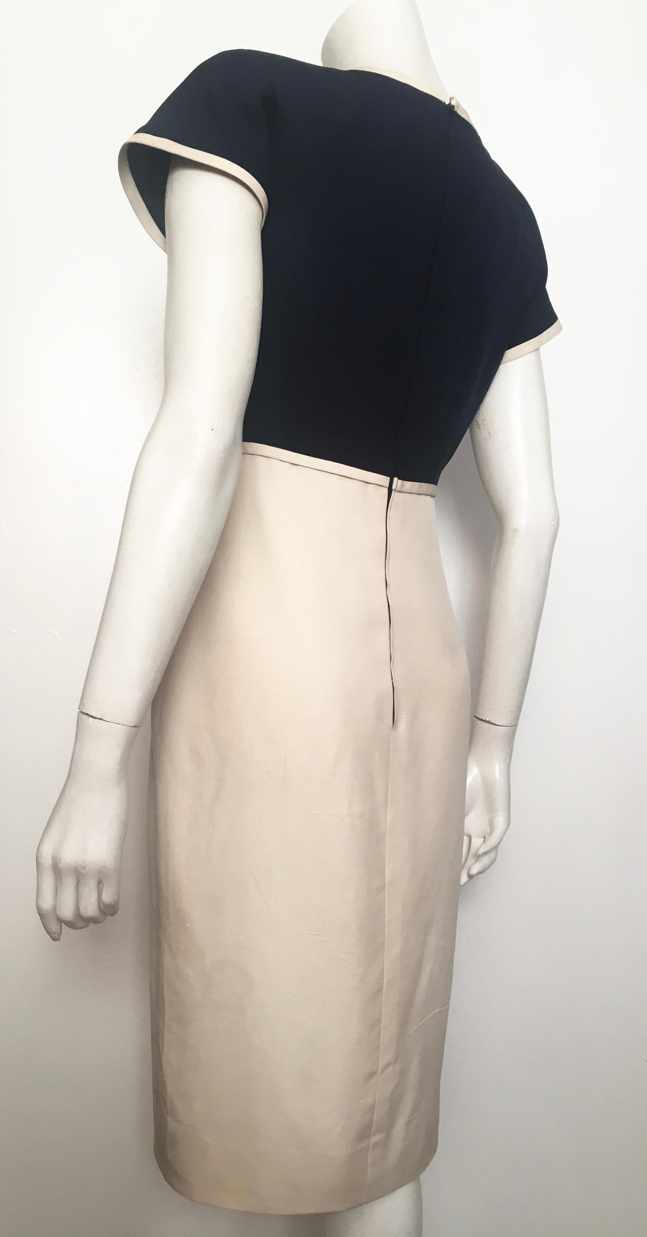 Valentino 1980s Silk Short Sleeve Navy & Cream Dress Size 6. For Sale 3