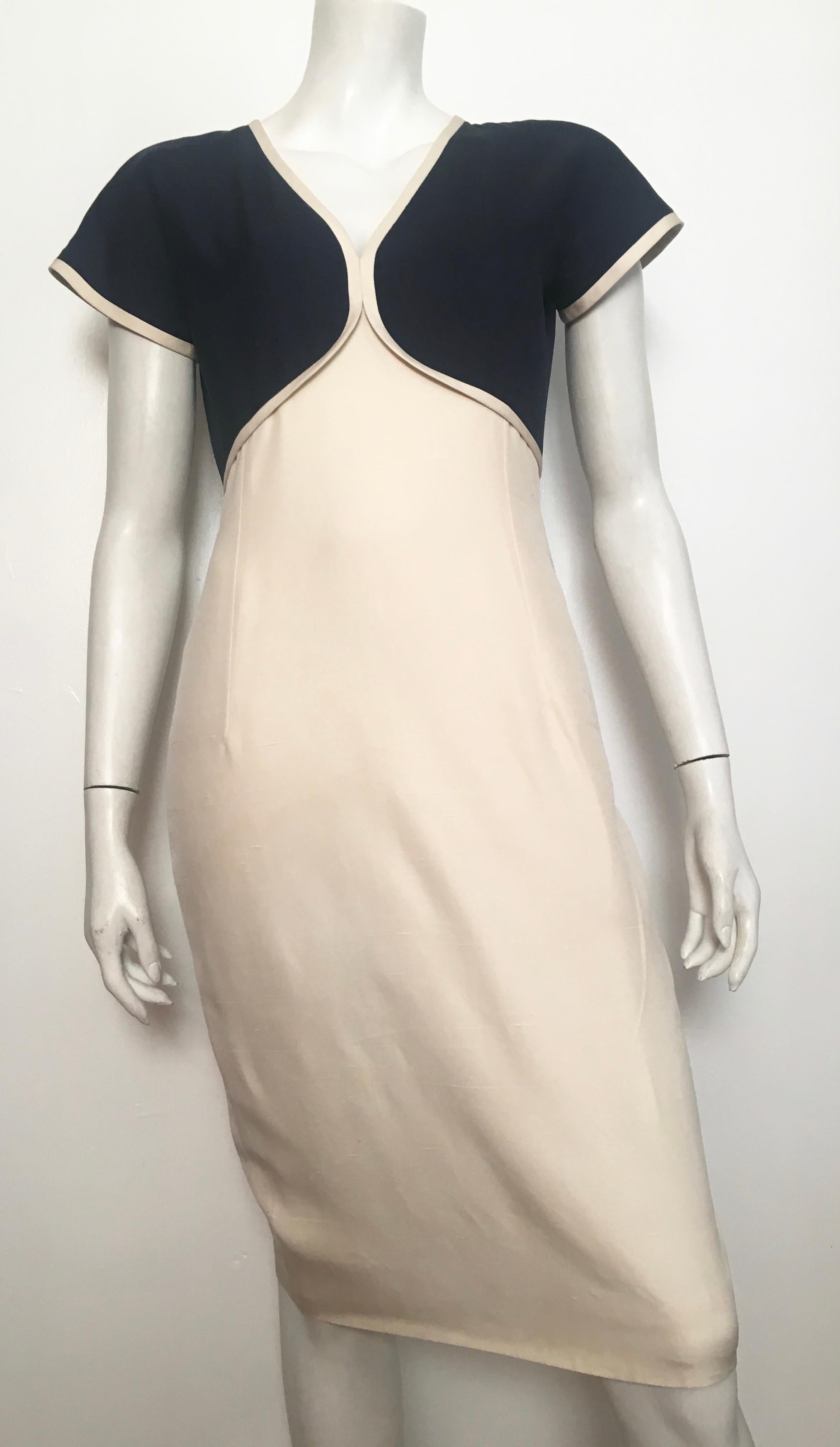 Valentino 1980s Silk Short Sleeve Navy & Cream Dress Size 6. For Sale 5