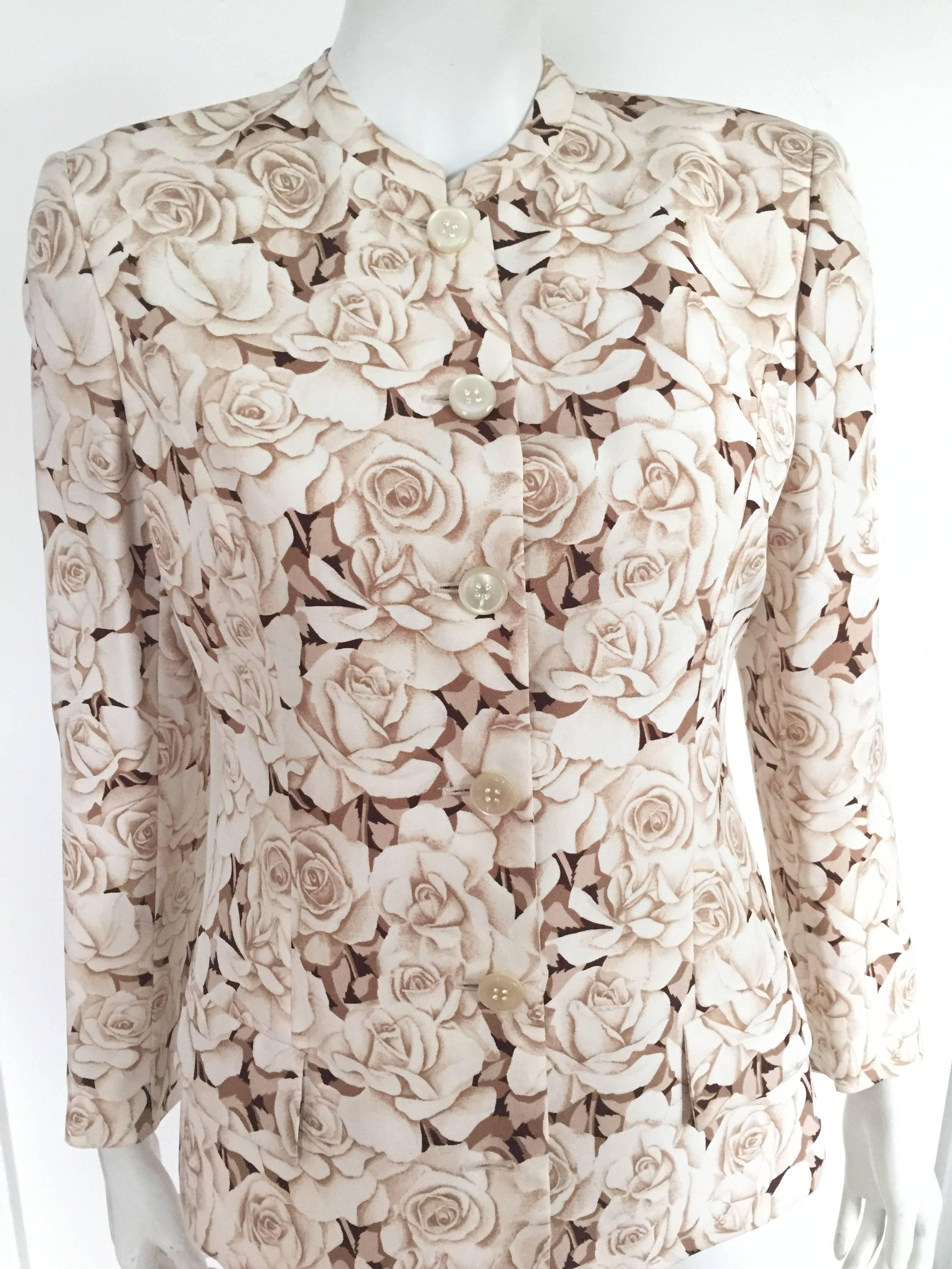Valentino Miss V 1990s silk rose pattern collarless jacket is an USA size 6.  Please see & use the measurements I provide you so that you can properly measure your body. There are 5 buttons and jacket is lined. This eye catching jacket would
