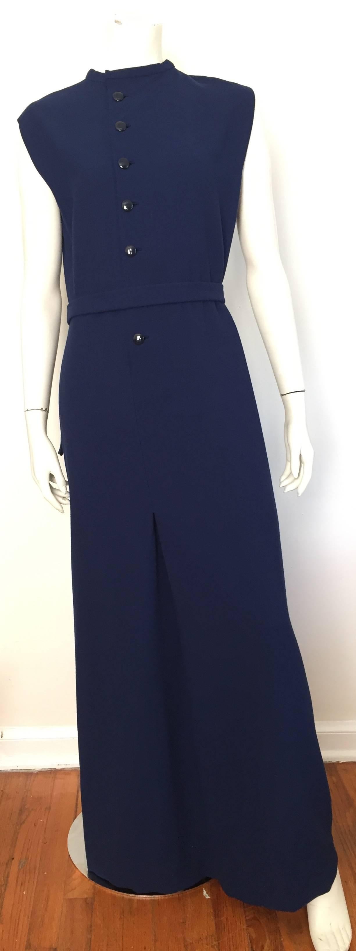 Pauline Trigere 70s navy wool long dress with shawl size 12 / 14. For Sale 2