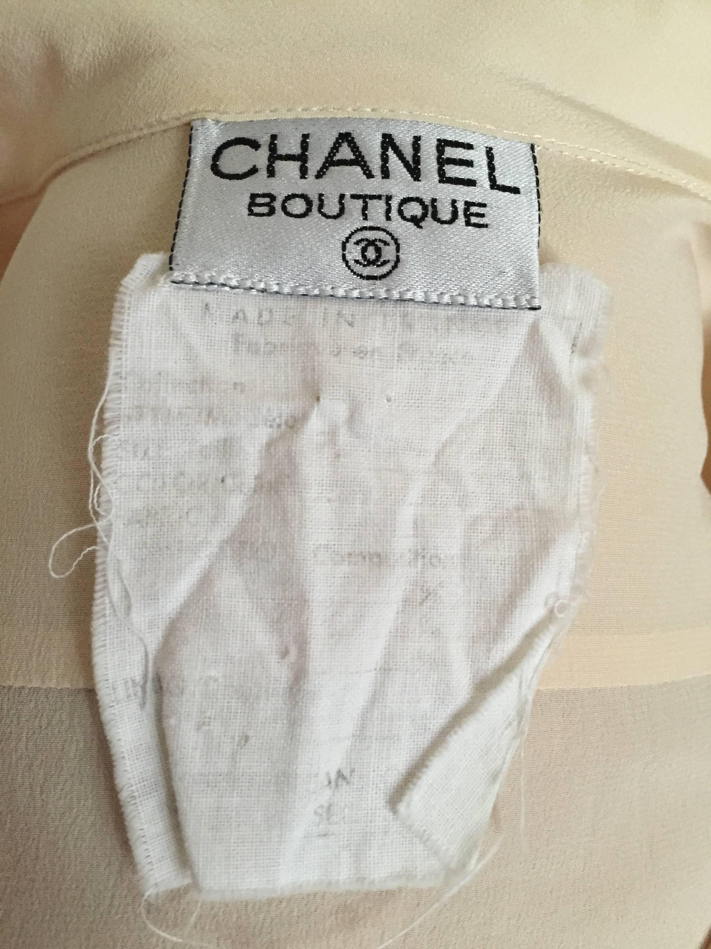 Women's Chanel Cream Silk Blouse Size 6. For Sale