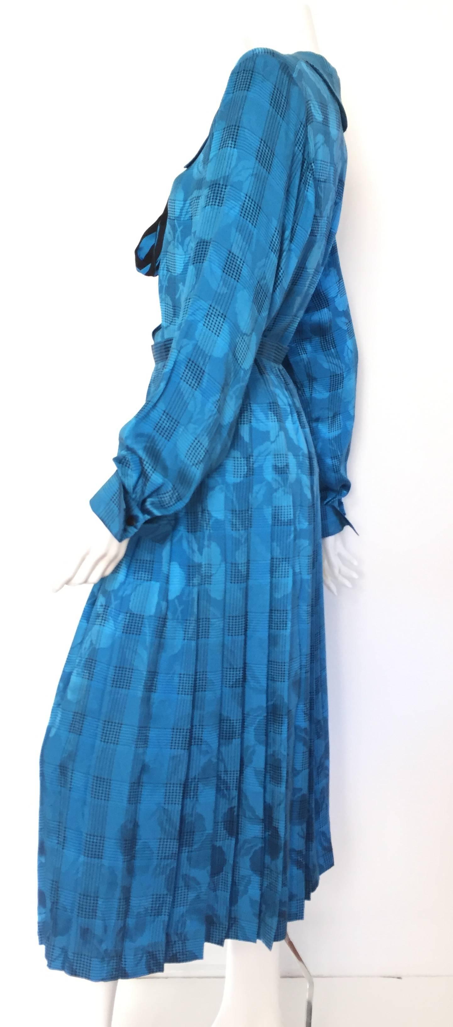 Oscar de la Renta 80s silk blouse & skirt size 4. For Sale 2