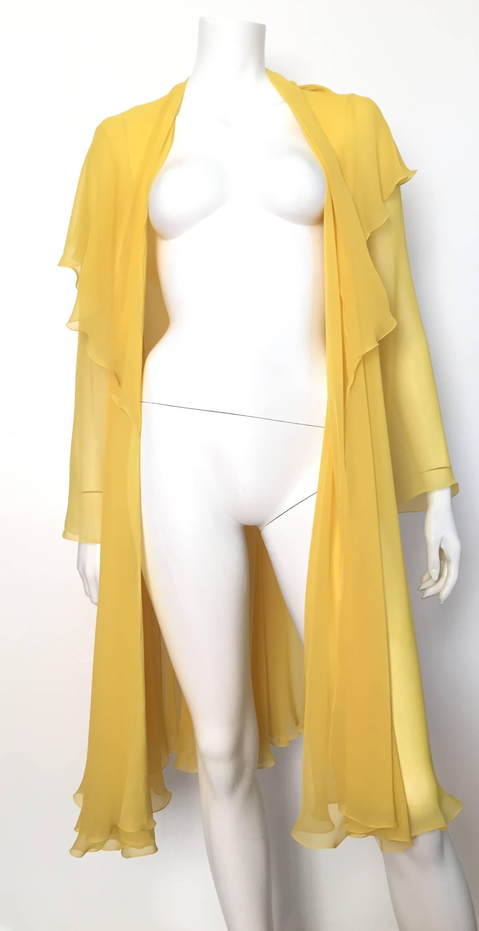 Loris Azzaro Yellow Silk Sheer Jacket Size 2 / 4. In Good Condition For Sale In Atlanta, GA