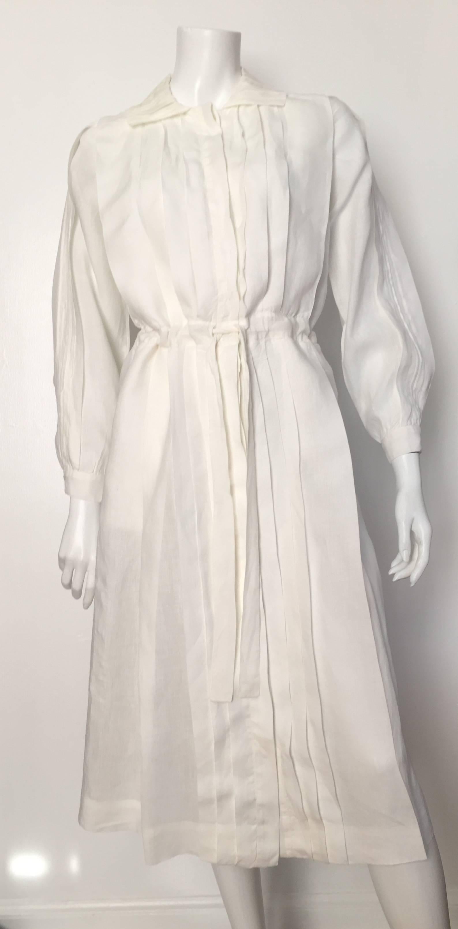 Laura Biagiotti for Bonwit Teller 80s white linen dress size 4 / 6.  For Sale 4