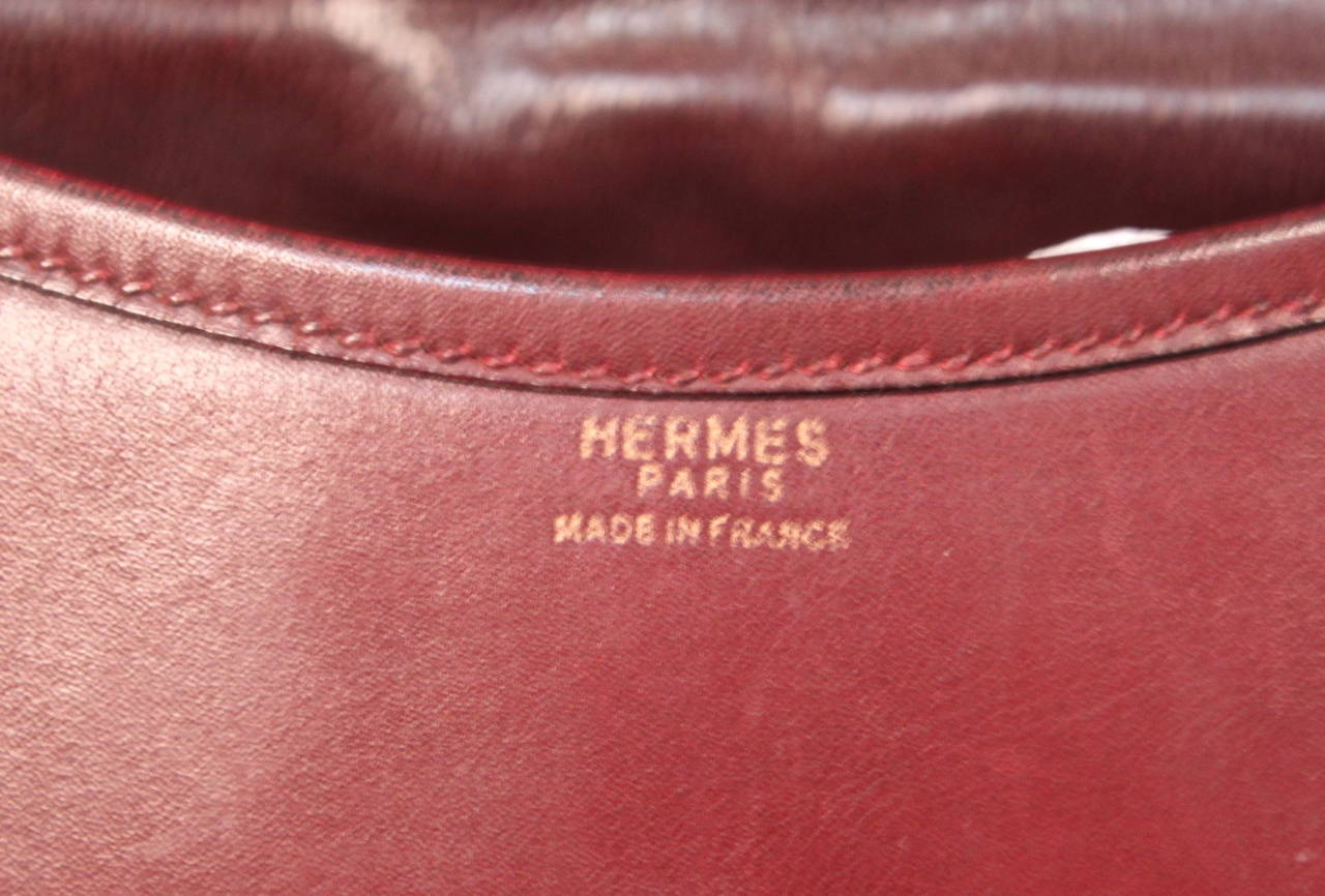 1974 HERMES burgundy box leather saddle bag with gold hardware In Good Condition In San Fransisco, CA