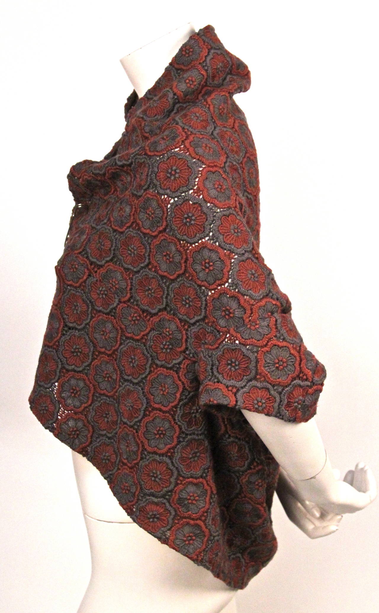 1999 COMME DES GARONS Venetian lace jacket with oversized safety pin closure In Excellent Condition In San Fransisco, CA