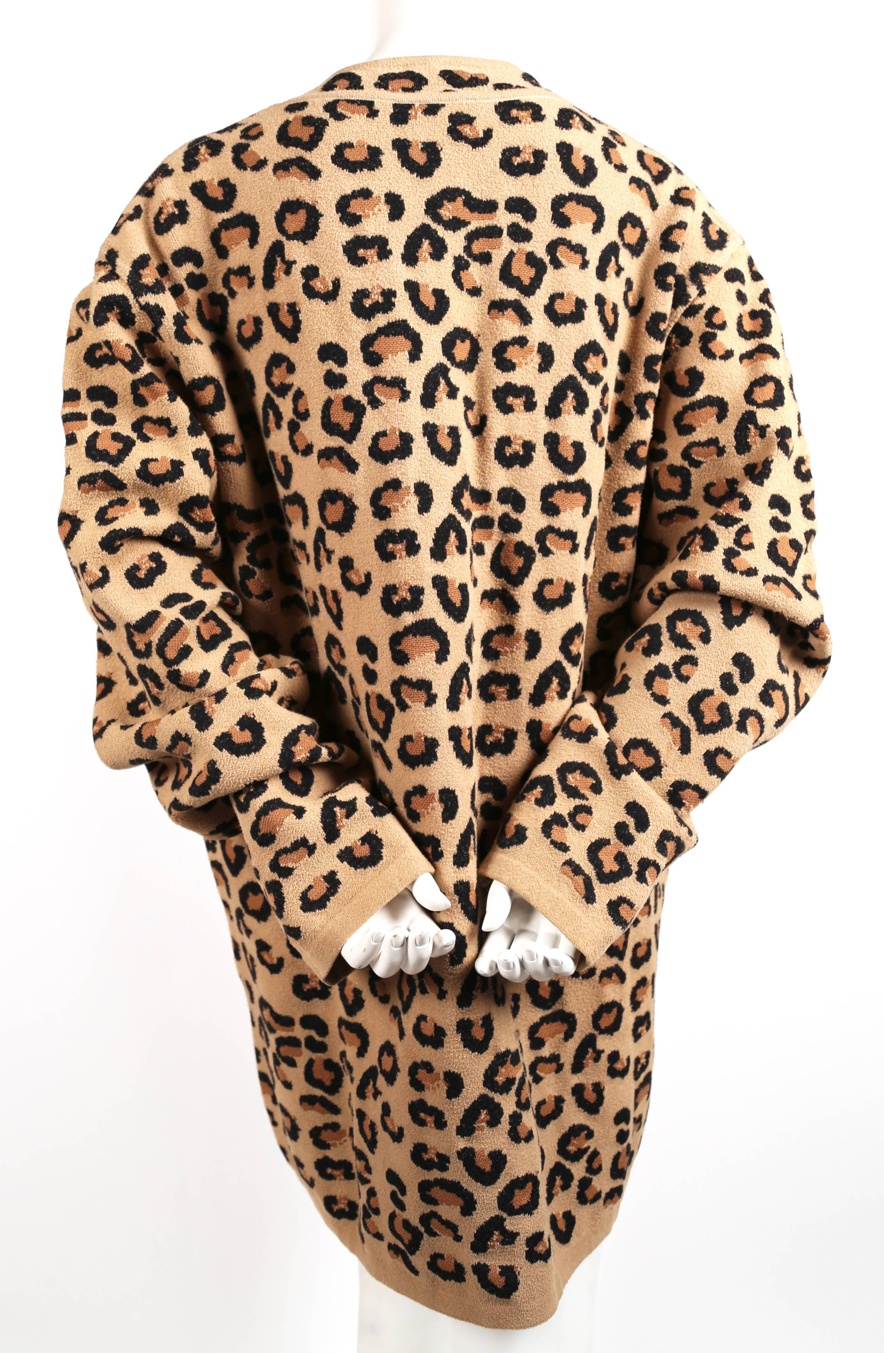 Azzedine Alaia oversized leopard V-neck tunic dress, 1991  In Excellent Condition In San Fransisco, CA