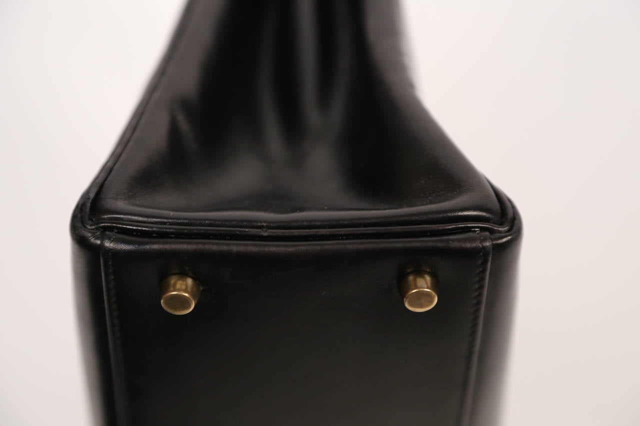 HERMES KELLY retourne 32 cm black veau box leather with canvas shoulder strap In Good Condition In San Fransisco, CA