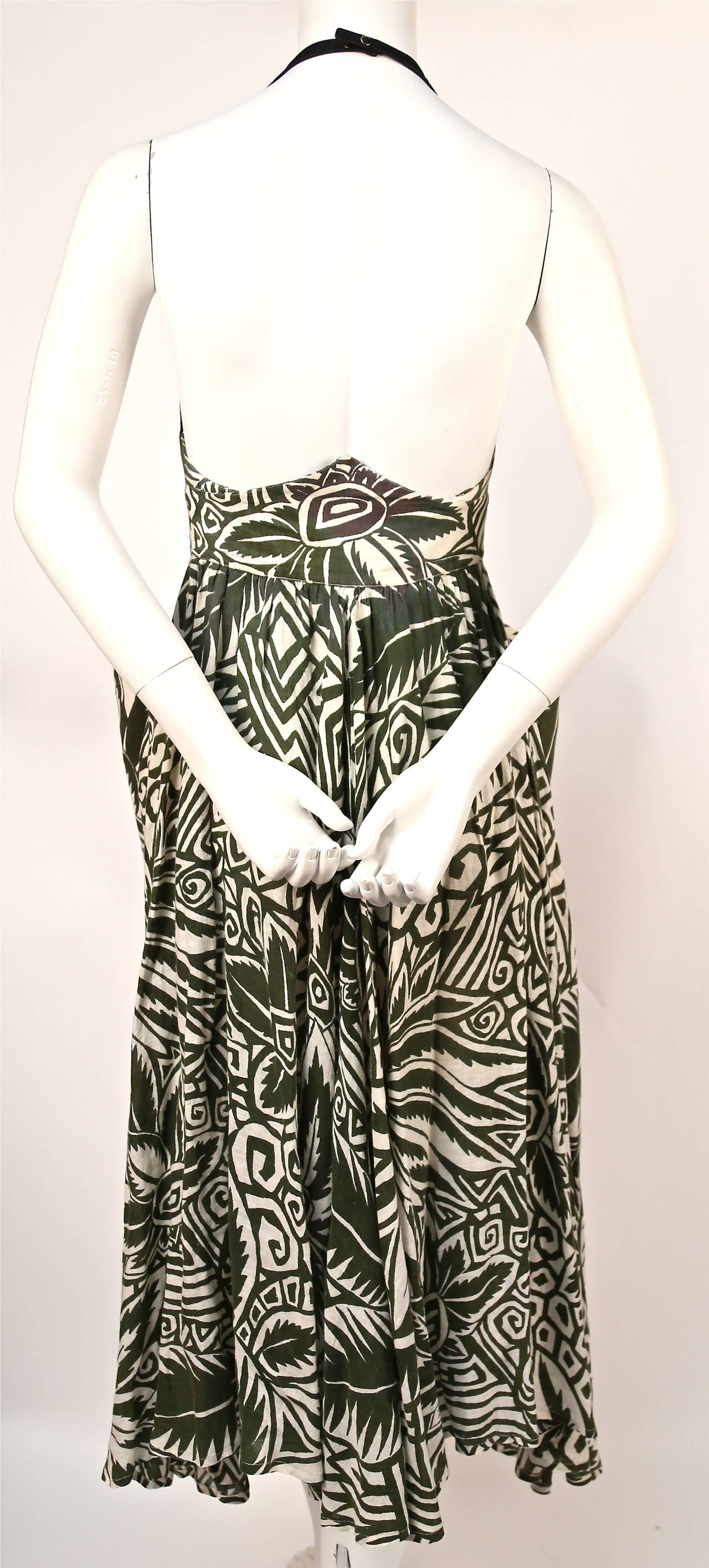 90's THIERRY MUGLER printed dress with black halter neck & wrap around pockets In Excellent Condition In San Fransisco, CA