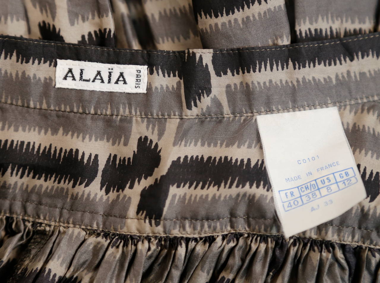 Azzedine Alaia tiered silk skirt with artwork by Christoph von Weyhe, 1980s  In Excellent Condition In San Fransisco, CA