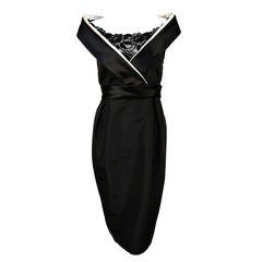 2006 ALEXANDER MCQUEEN black dress with raised portrait collar & lace insert 6