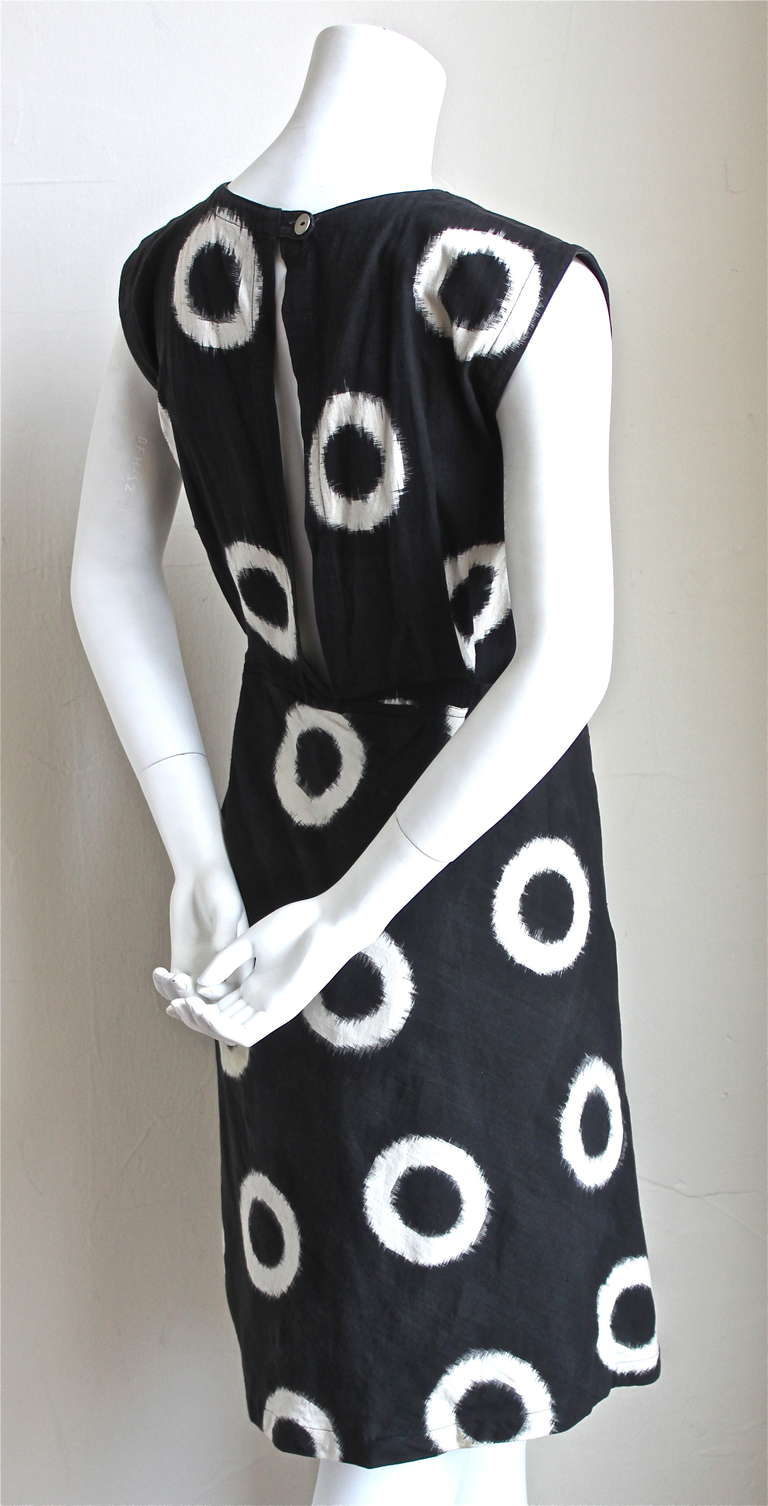 1980's ISSEY MIYAK black circular ikat print cotton day dress In Good Condition In San Fransisco, CA